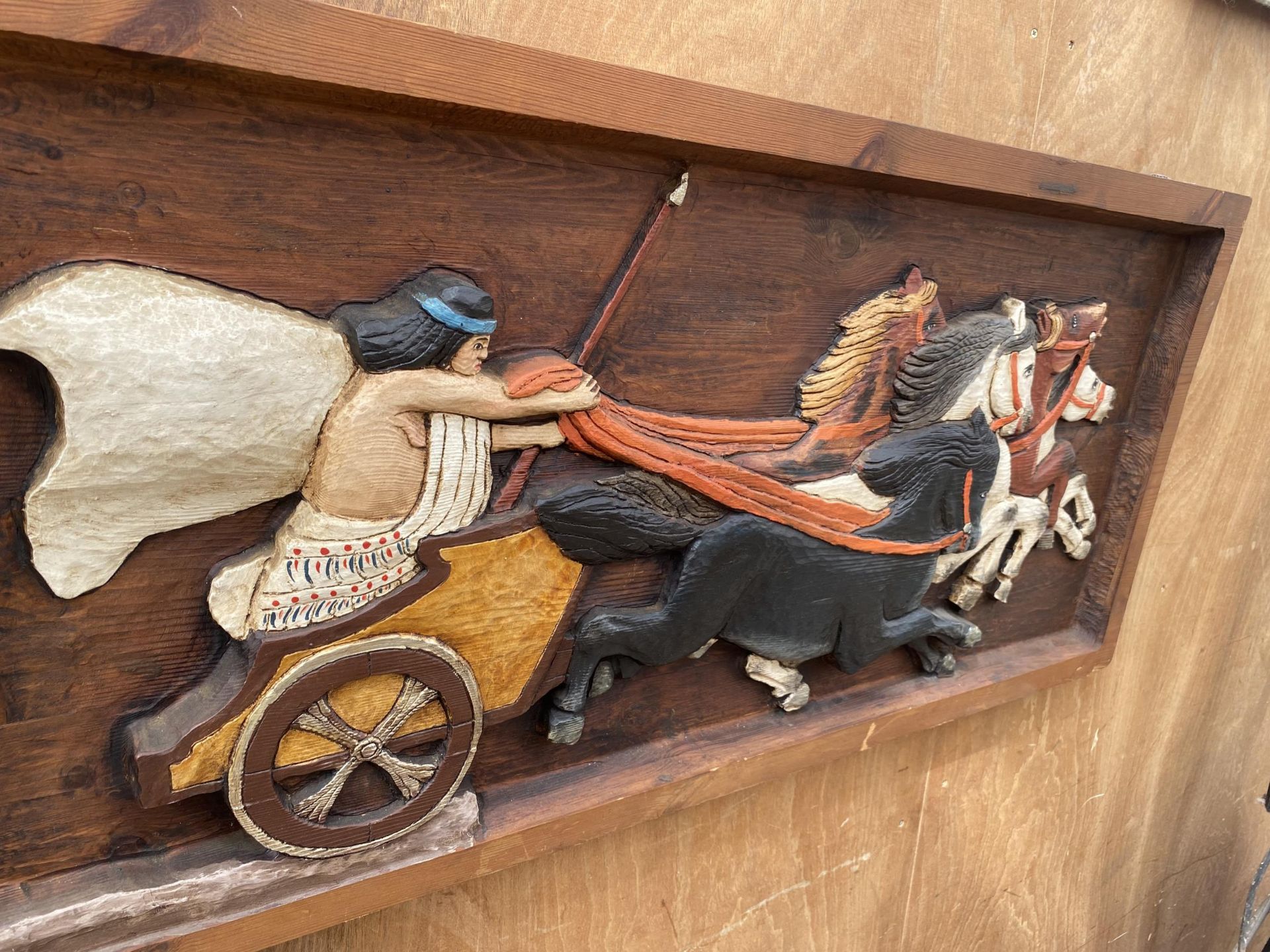 A CARVED WOODEN PLAQUE OF A ROMAN HORSE AND CART - Image 3 of 4