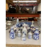 A MIXED LOT OF CERAMICS, CHINESE BLUE AND WHITE VASES ETC