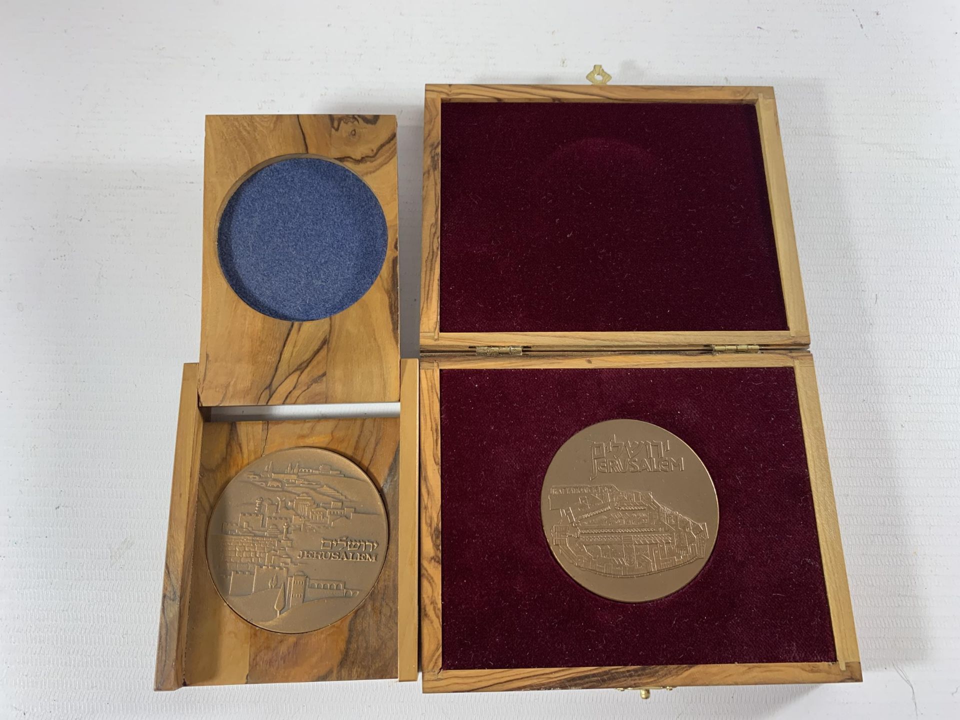 * A CASED PRESENTATION BRONZE MEDAL OF JERUSALEM WITH PLAQUE STATING 'PRESENTED TO CHIEF CONSTABLE