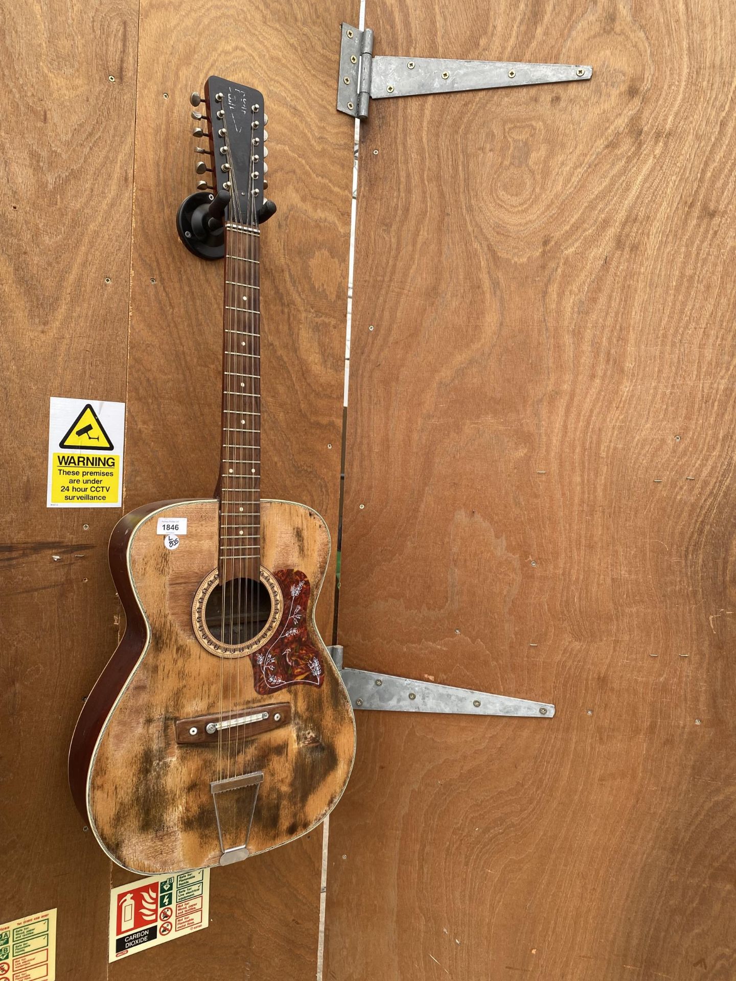 A VINTAGE MODEL N.412 ACOUSTIC GUITAR WITH TOIRTOISHELL EFFECT DESIGN