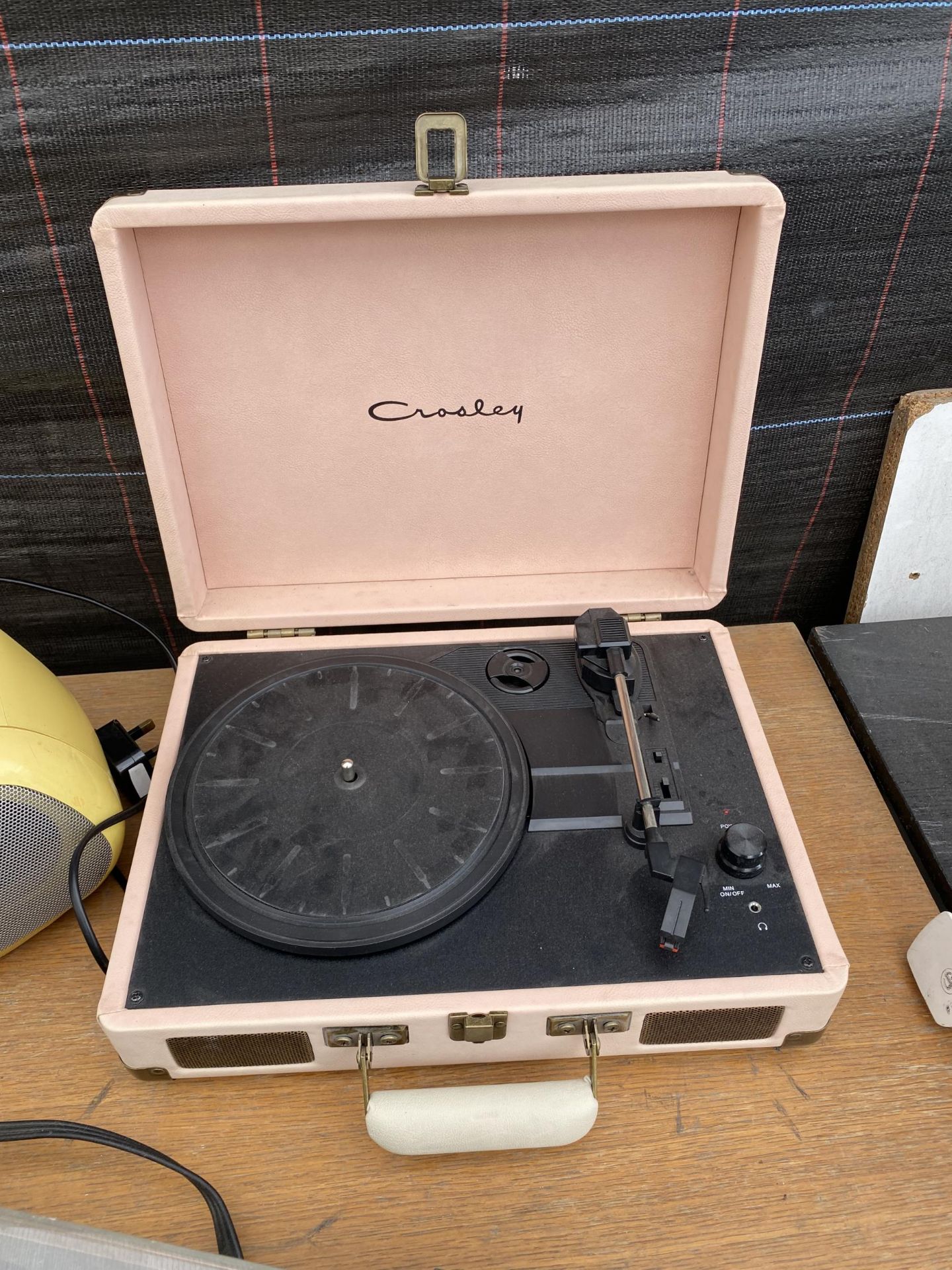 THREE ITEMS - BUSH RADIO, RECORD PLAYER AND PIONEER TURNTABLE - Image 2 of 3