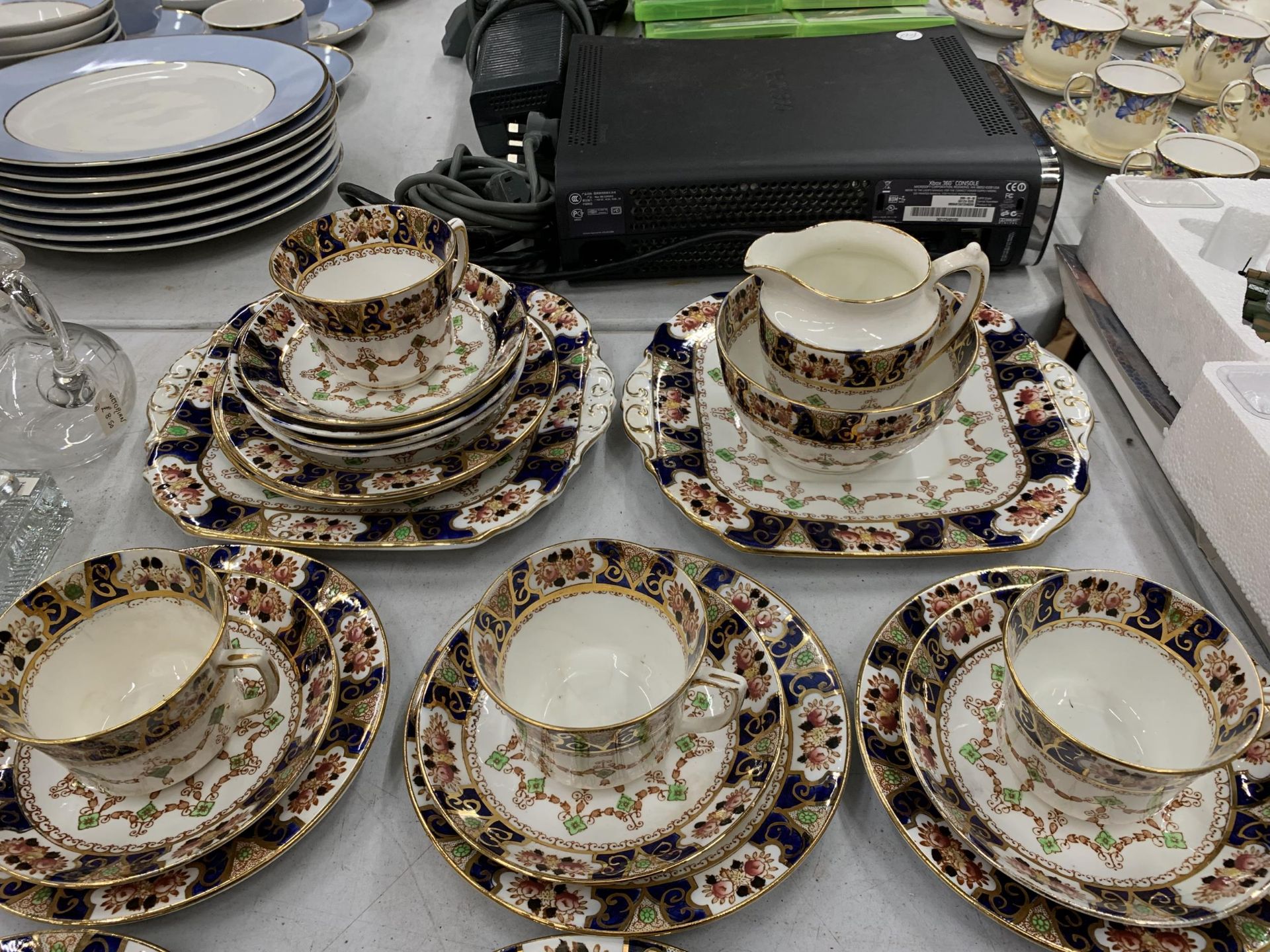 A LARGE EDWARDIAN TEA SET, CUPS, SAUCERS, SIDE PLATES ETC - Image 2 of 5