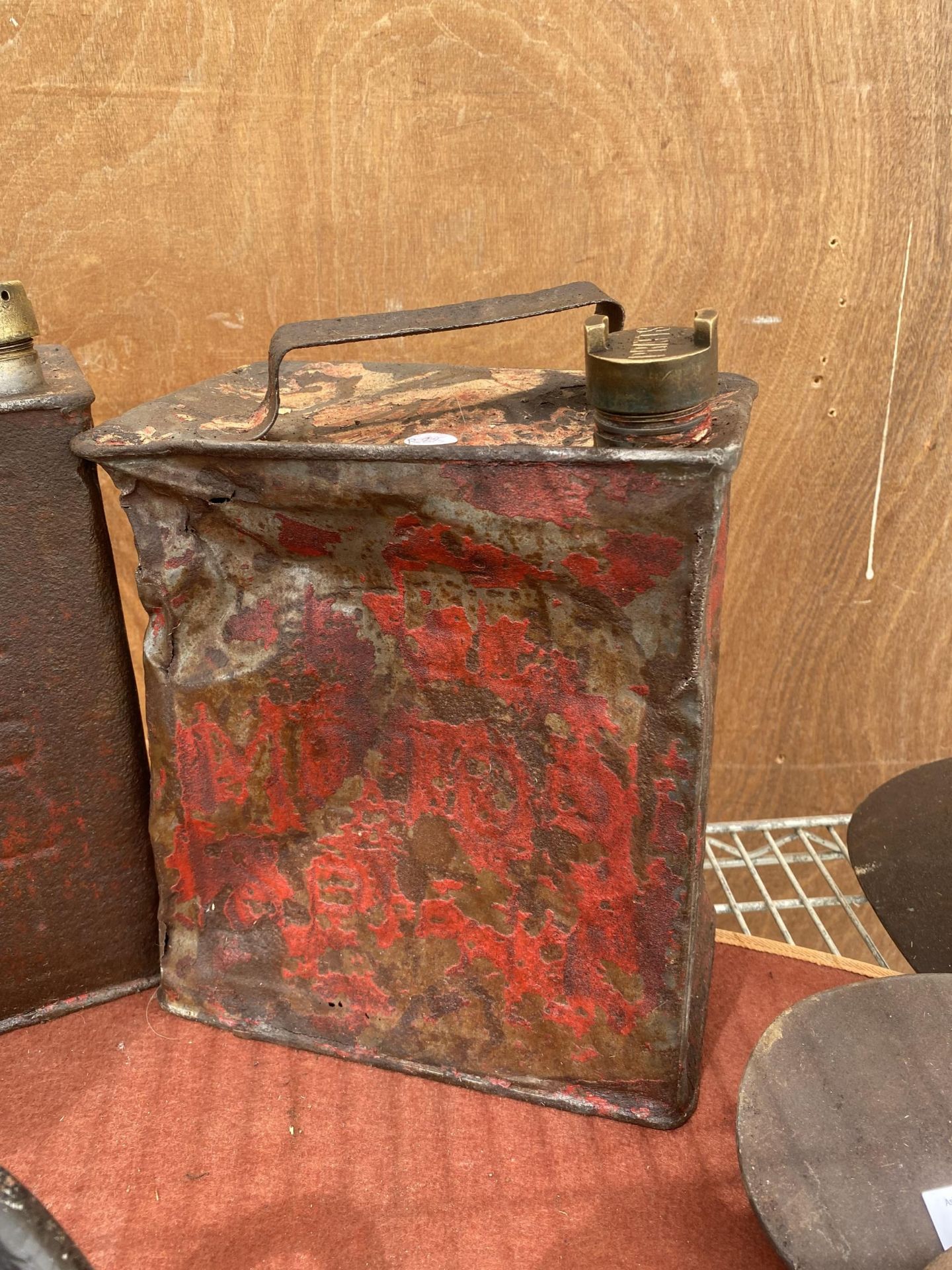 TWO VINTAGE FUEL CANS TO INCLUDE SHELL AND PRATTS BOTH WITH BRASS CAPS - Image 3 of 4