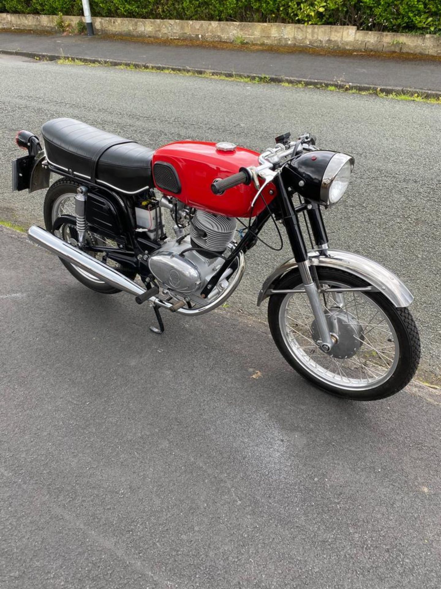 A 1966 GILERA 124 SPORT MOTORCYCLE, OHV, 5 SPEED, MATCHING FACTORY NUMBERS, IMPORTED IN APPROX