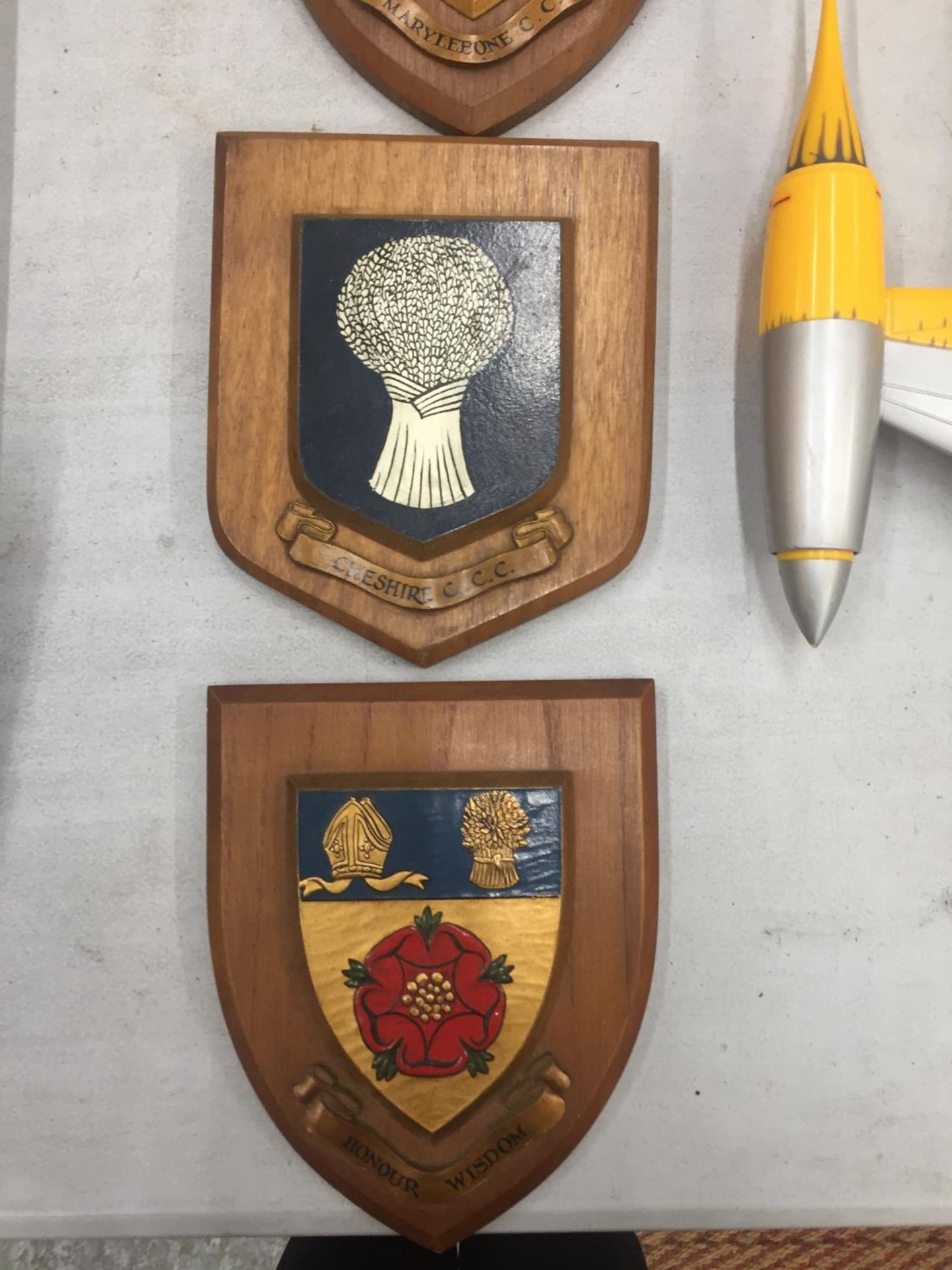 FOUR SHIELDS ON WOODEN PLAQUES TO INCLUDE CHESHIRE CCC, MARYLEBONE CCC, ETC - Image 2 of 3