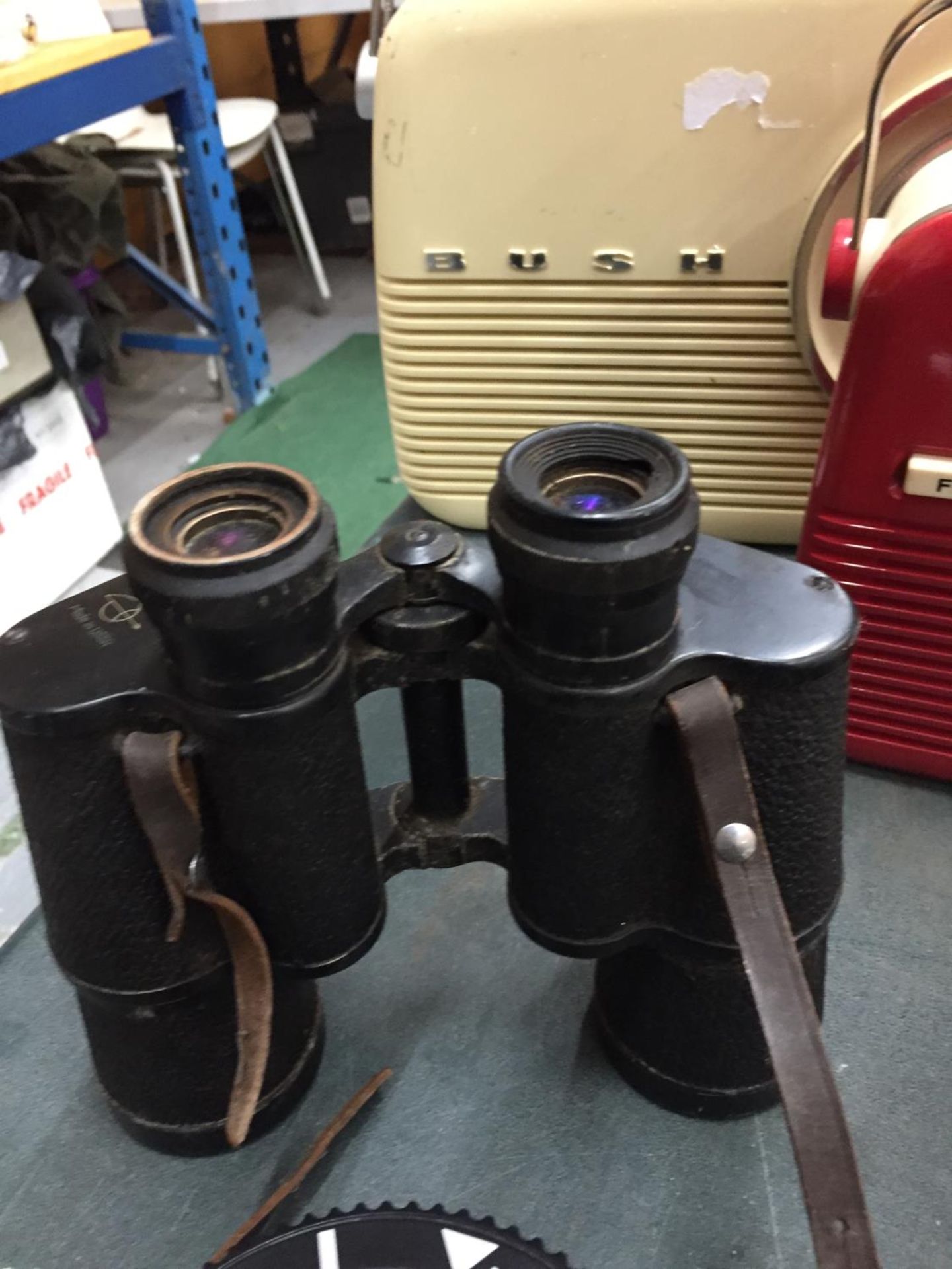 A MIXED LOT TO INCLUDE VINTAGE BINOCULARS, WOODEN CANAL BOAT, MOTORISTS FIRST AID AND TORCH TOOL KIT - Image 6 of 6