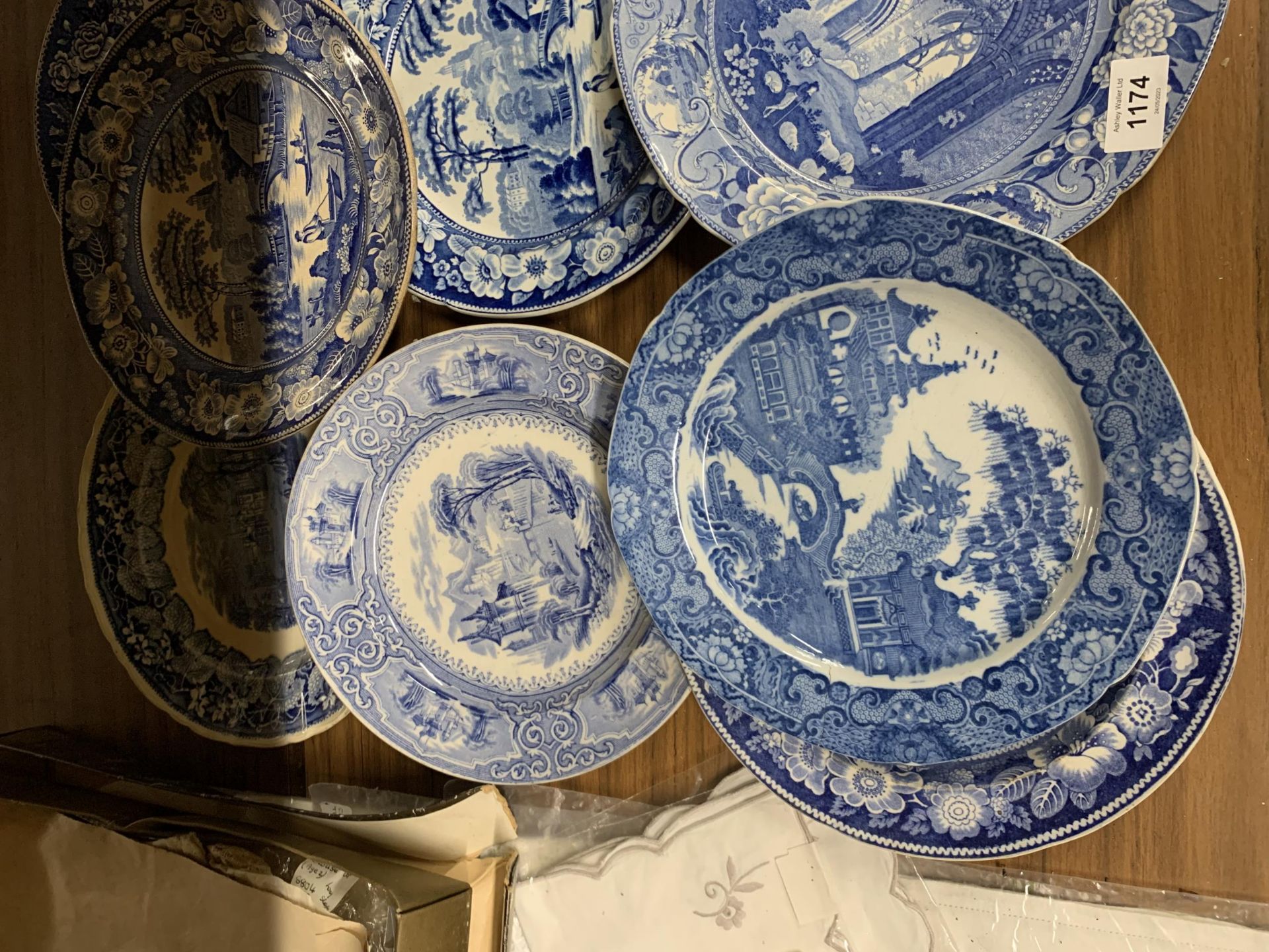 A GROUP OF 19TH CENTURY BLUE AND WHITE PLATES - Image 2 of 3