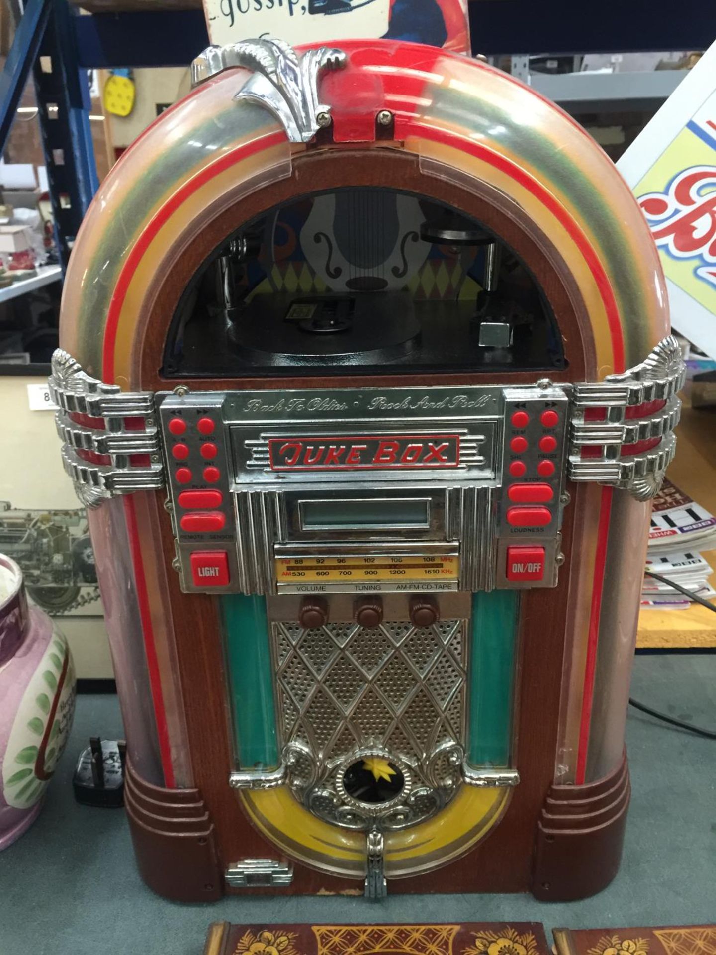 A VINTAGE STYLE JUKEBOX RADIO HEIGHT 50CM