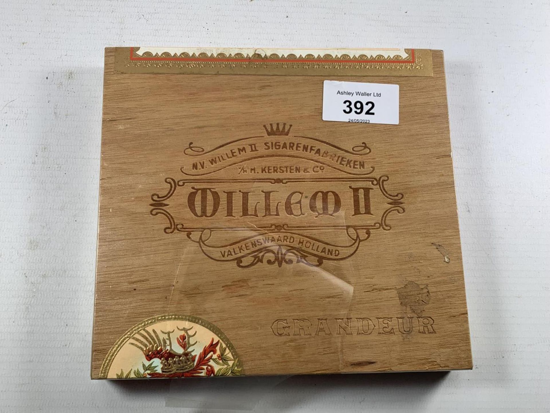 AN UNOPEND BOX OF TEN WILLEM II CIGARS