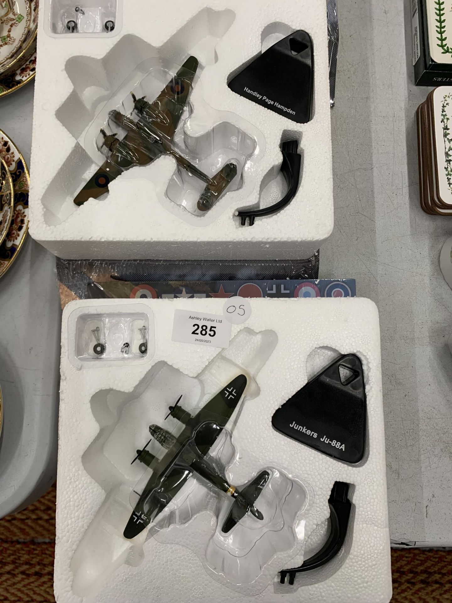 FOUR BOXED AS NEW DIECAST MODEL FIGHTER PLANE MODELS, JUNKERS, HANDLEY PAGE ETC - Image 3 of 4