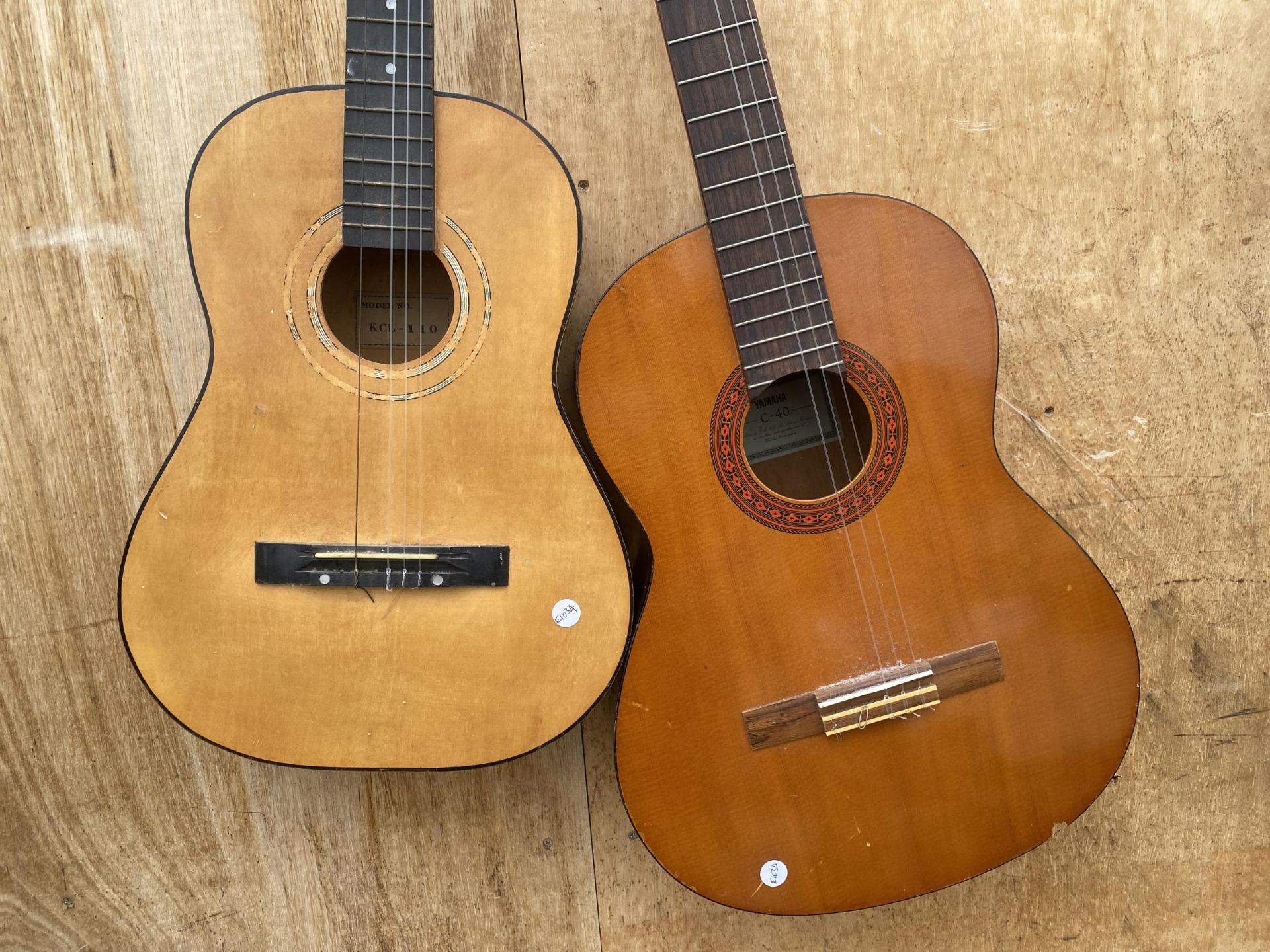 A YAMAHA C-40 ACOUSTIC GUITAR AND A KAY KCL-110 ACOUSTIC GUITAR - Image 2 of 4