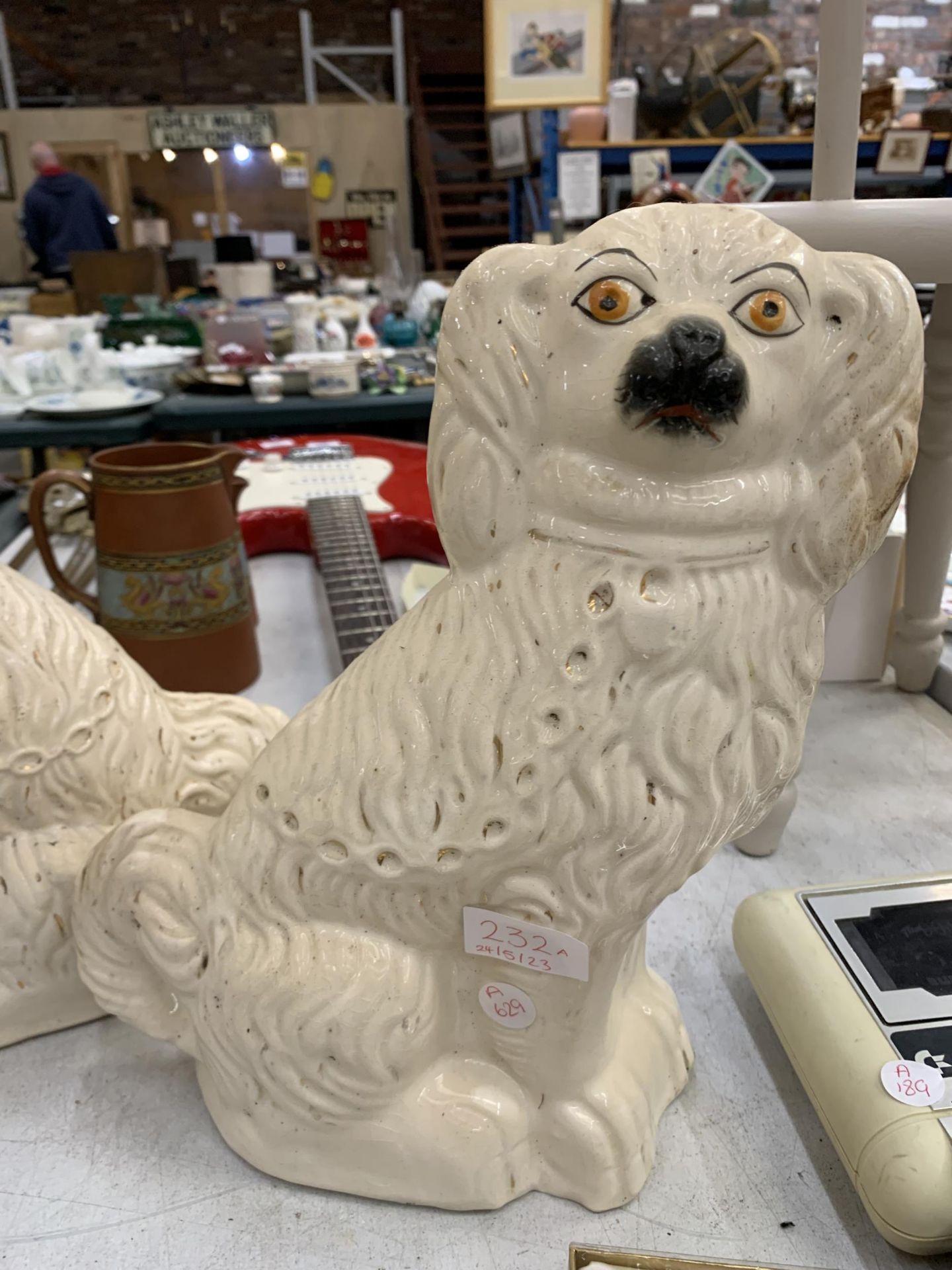 A PAIR OF VINTAGE STAFFORDSHIRE SPANIELS - Image 3 of 3