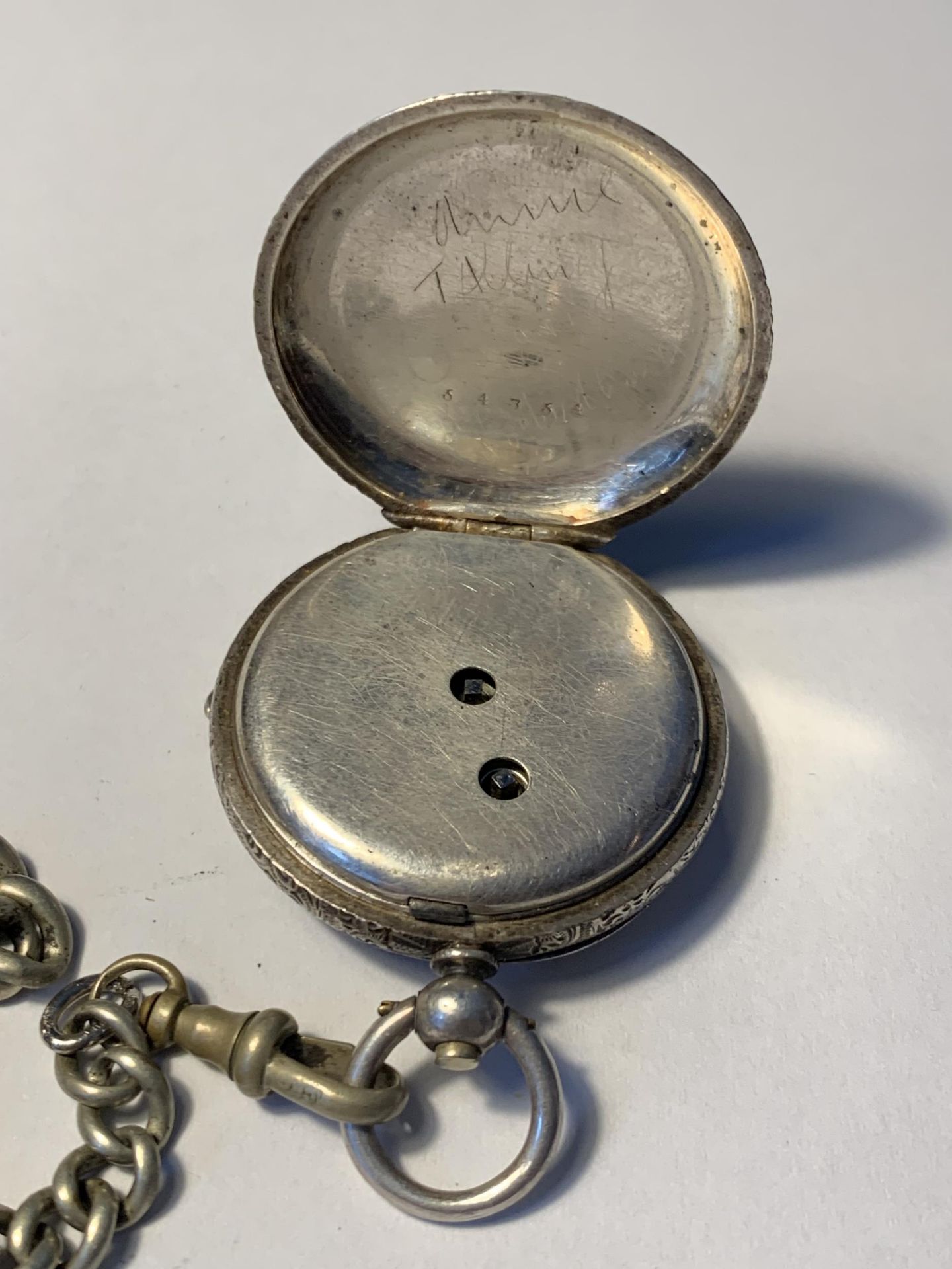 A POCKET WATCH ON A CHAIN WITH A HALLMARKED BIRMINGHAM SILVER FOB - Image 3 of 6