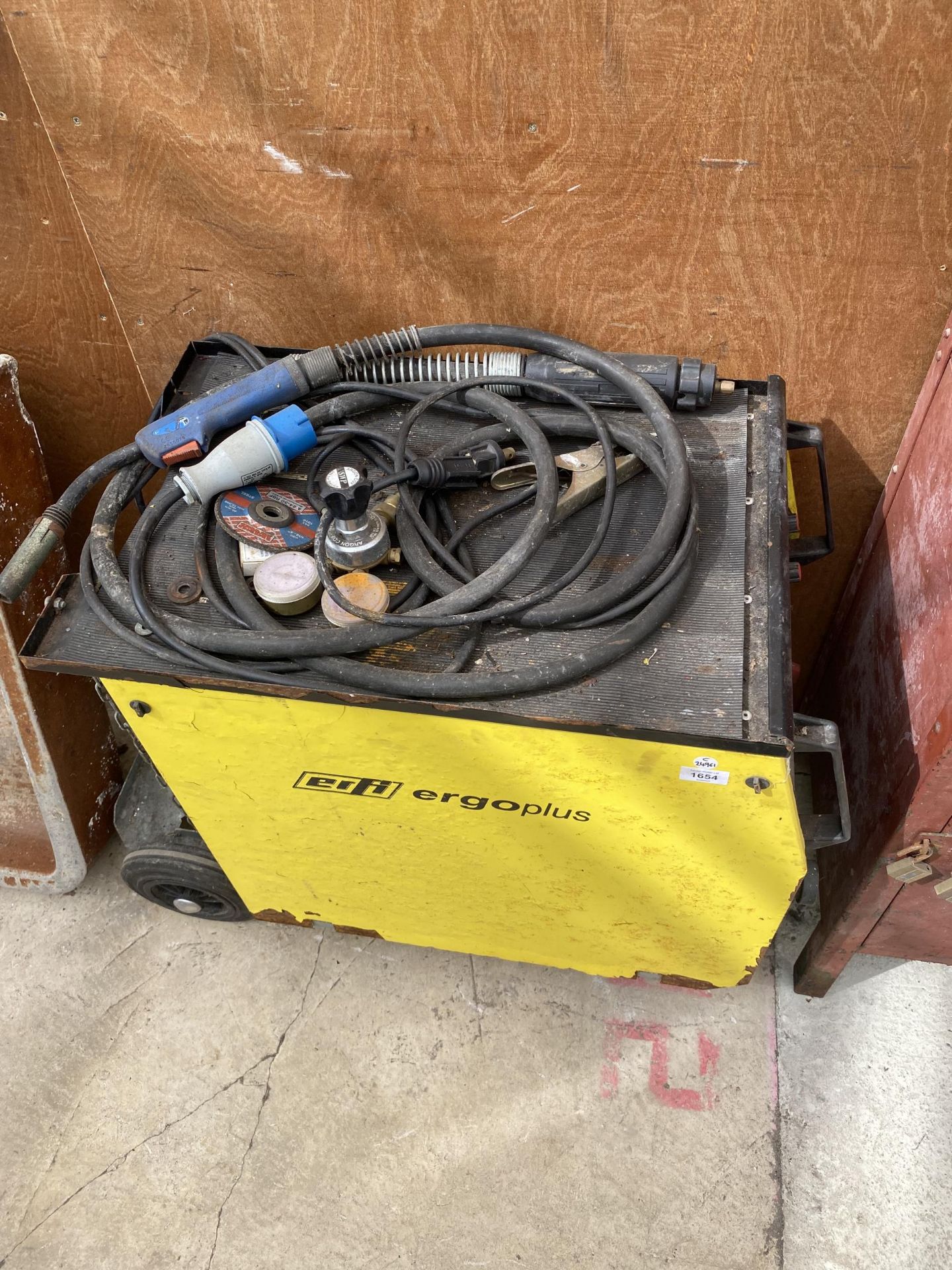 AN ERFI ERGOPLUS WELDING TRANSFORMER