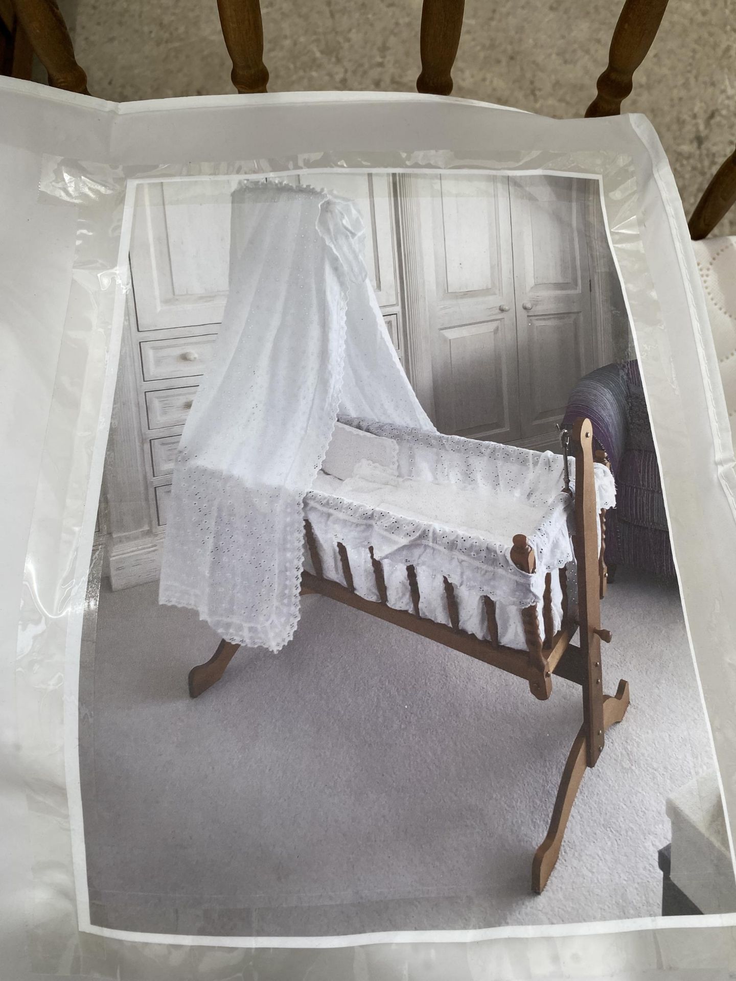 A VINTAGE STYLE WOODEN CHILD'S COT - Image 3 of 5