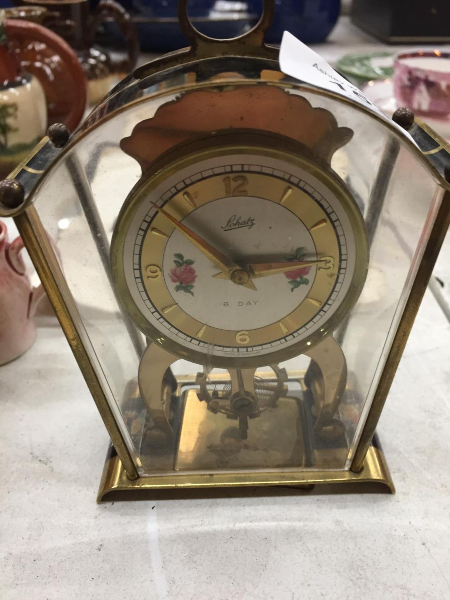 A SMALL GERMAN MANTLE CLOCK WITH FLORAL PATTERN - Image 2 of 4