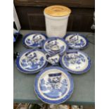 A COLLECTION OF ROYAL OLD WILLOW BLUE AND WHITE CERAMICS AND A LIDDED BREAD BIN