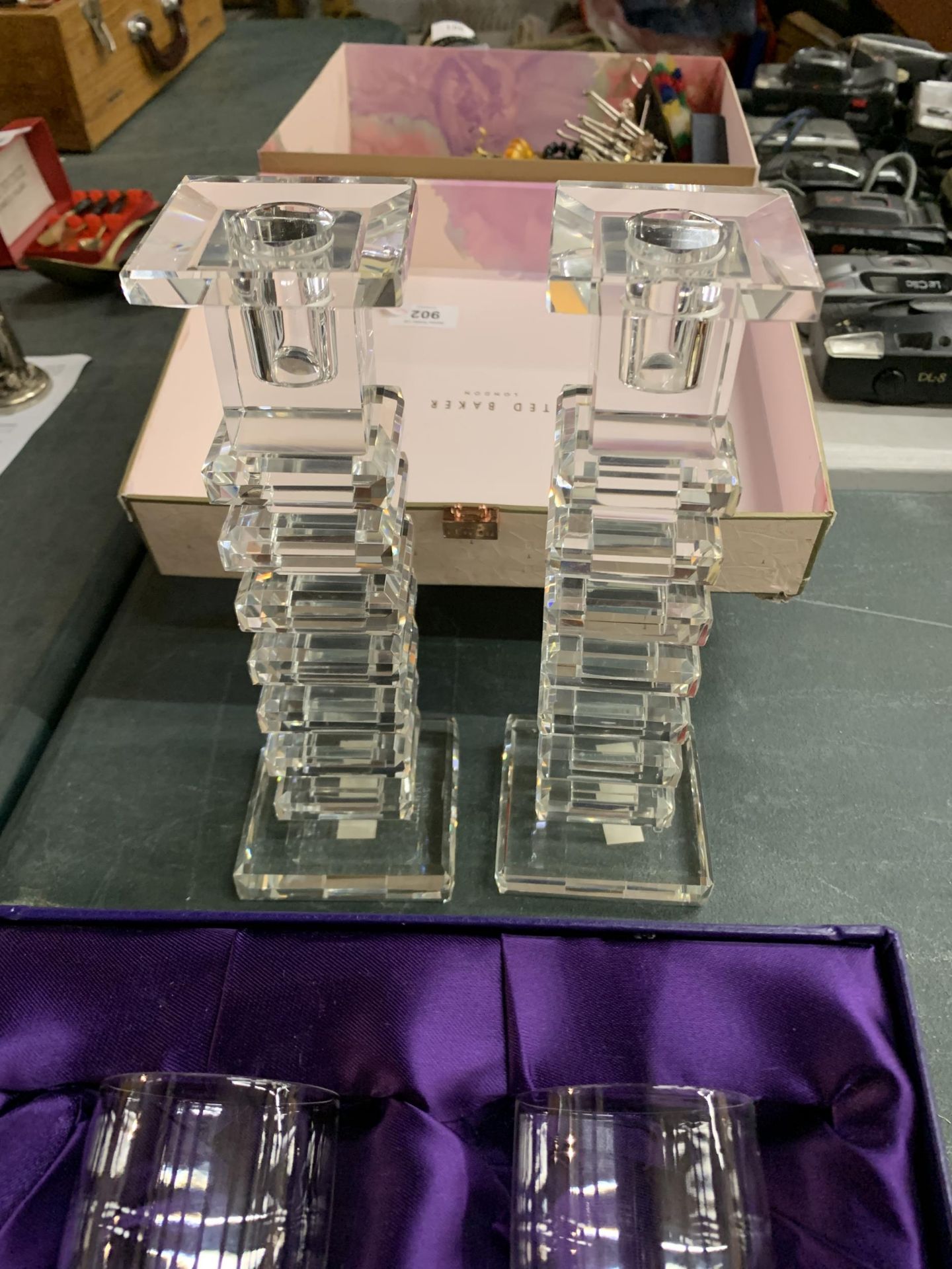 A PAIR OF BOXED EDINBURGH CRYSTAL CHAMPAGNE FLUTES PLUS A PAIR OF GALWAY CRYSTAL CANDLESTICKS - Image 3 of 3