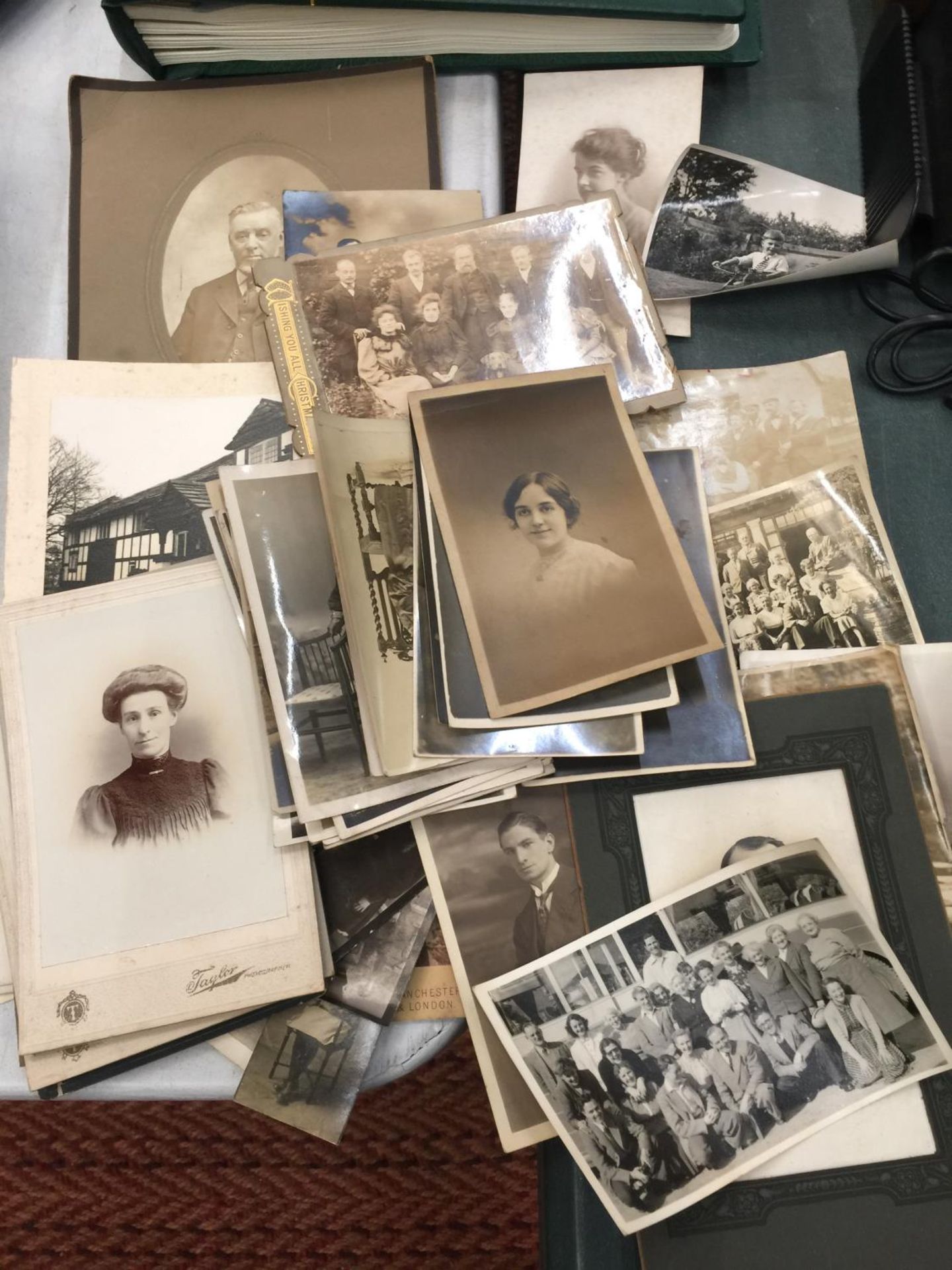 A COLLECTION OF ANTIQUE AND VINTAGE FAMILY PHOTOGRAPHS
