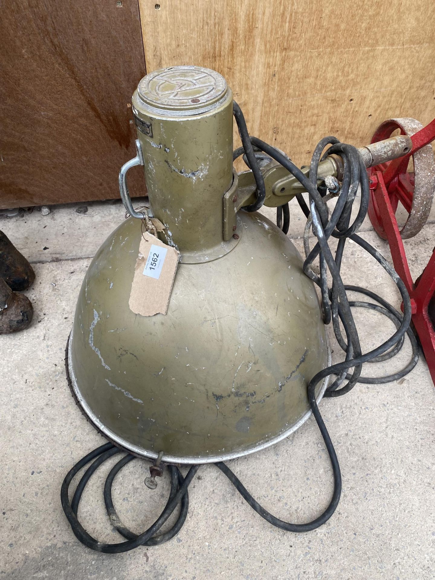 A VINTAGE INDUSTRIAL LIGHT FITTING BEARING THE NAME 'MOLE RICHARDSON'