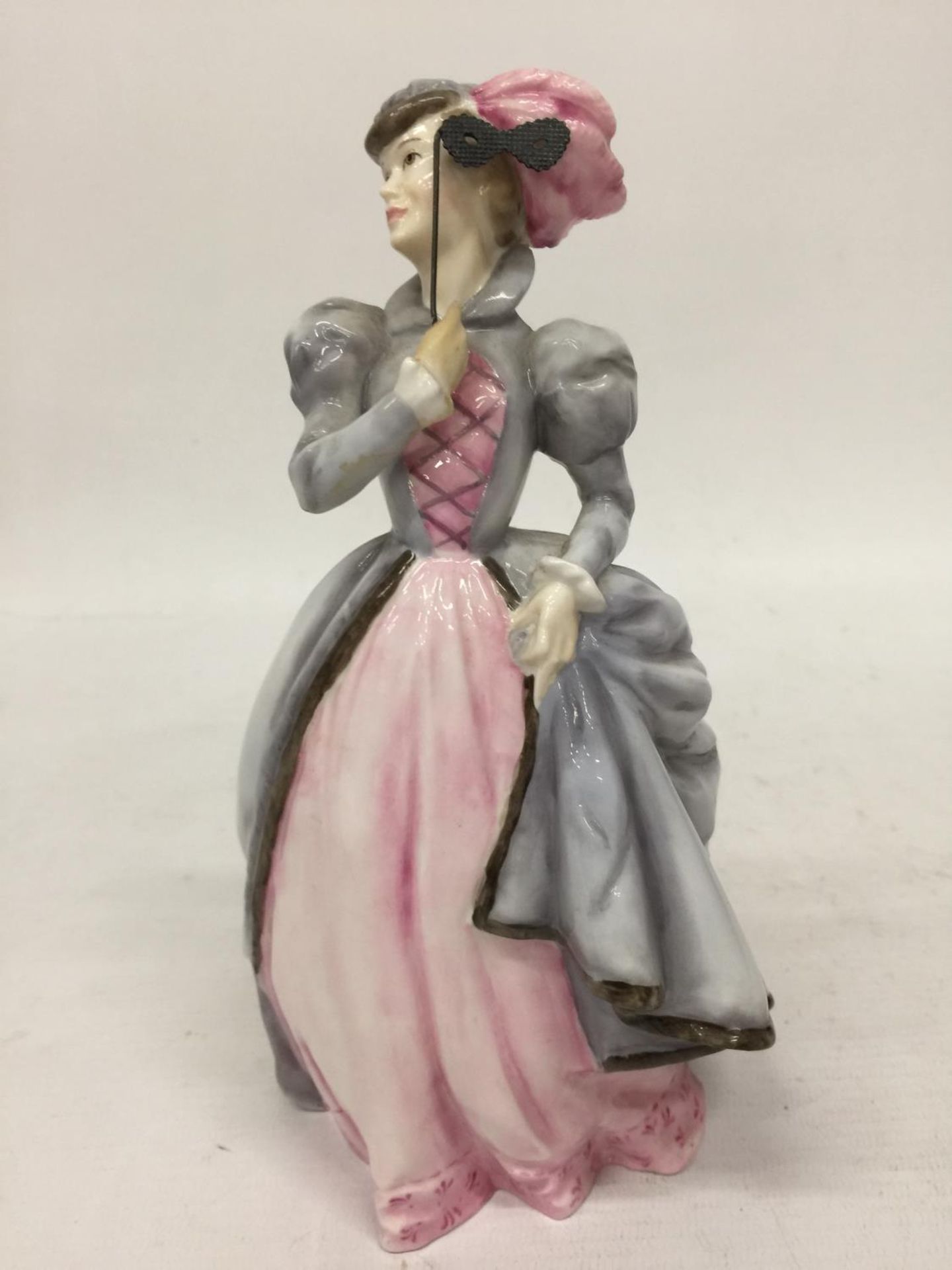 A ROYAL WORCESTER FIGURINE "MASQUERADE" - 20.5 CM