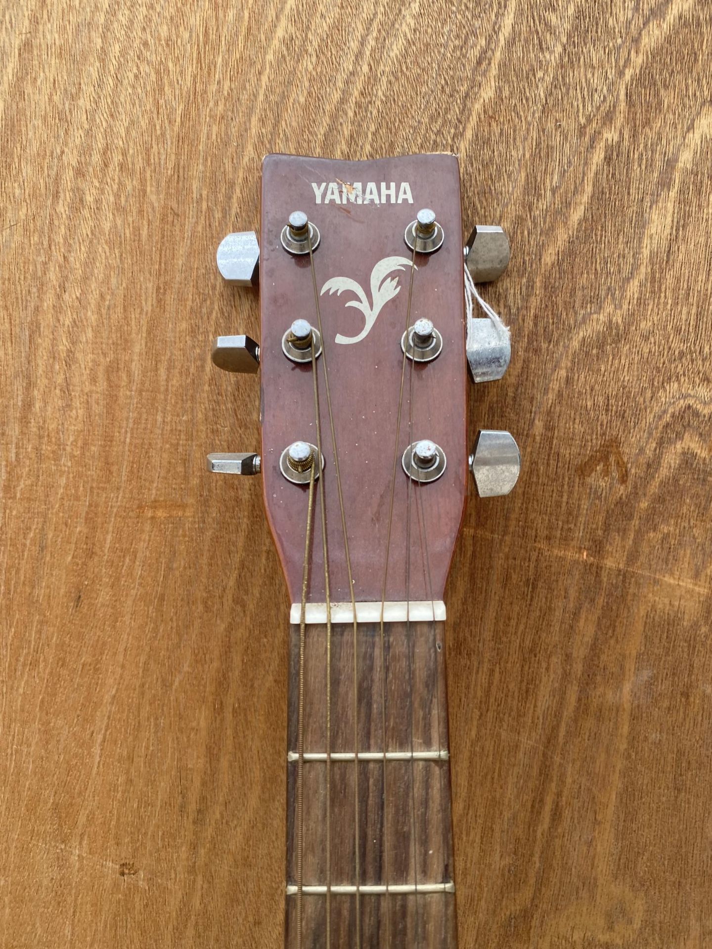 A YAMAHA F-310 ACOUSTIC GUITAR - Image 3 of 4