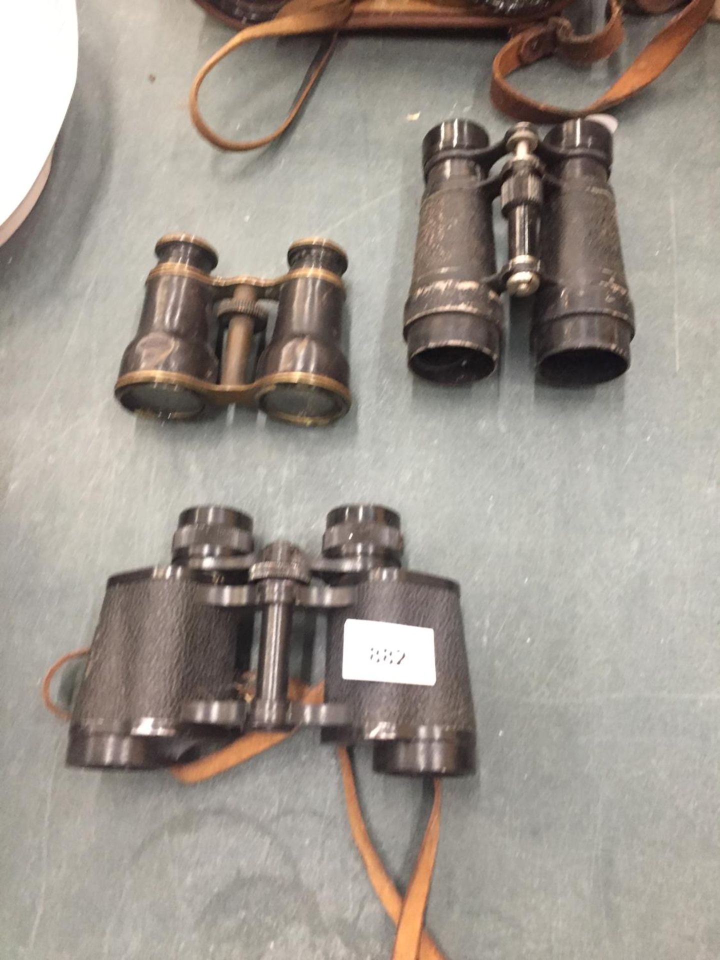 FOUR VINTAGE PAIRS OF BINOCULARS TO INCLUDE CARL ZEISS - Image 2 of 3