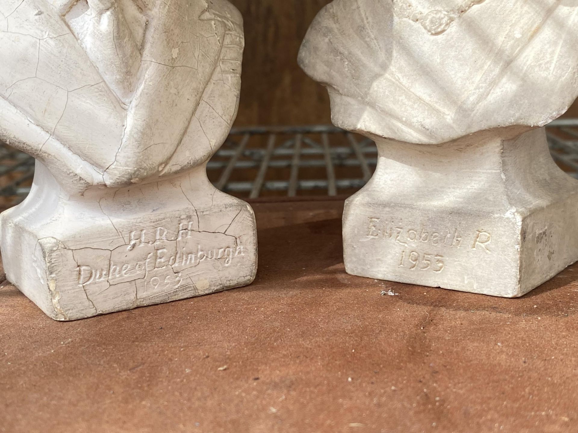 A PAIR OF VINTAGE STONE EFFECT BUSTS OF QUEEN ELIZABETH AND THE DUKE OF EDINBURGH - Image 2 of 4