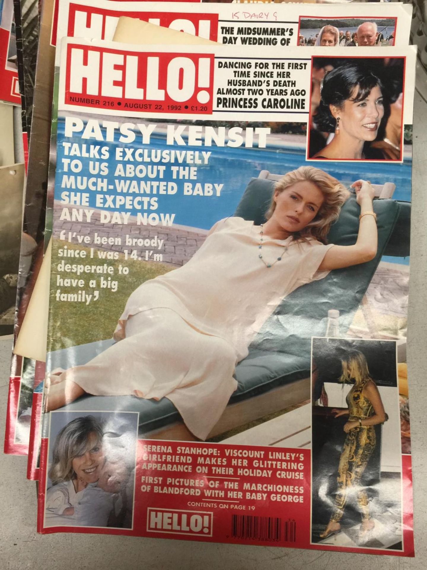 A LARGE QUANTITY OF 1990'S 'HELLO' MAGAZINE - Image 2 of 5