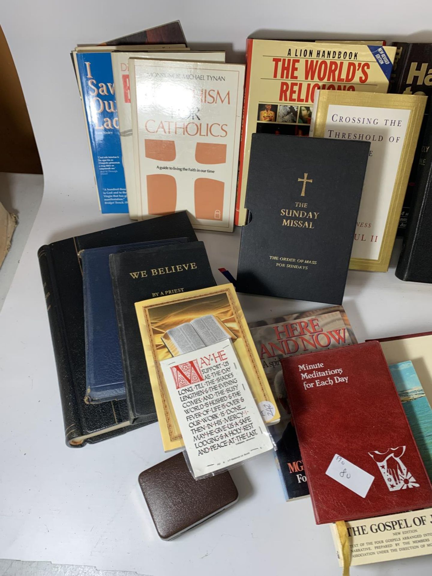 * A COLLECTION OF HOLY BIBLES AND PRAYER BOOKS TO INCLUDE JAMES ANDERTONS FULL COMMUNION WITH THE - Image 3 of 4