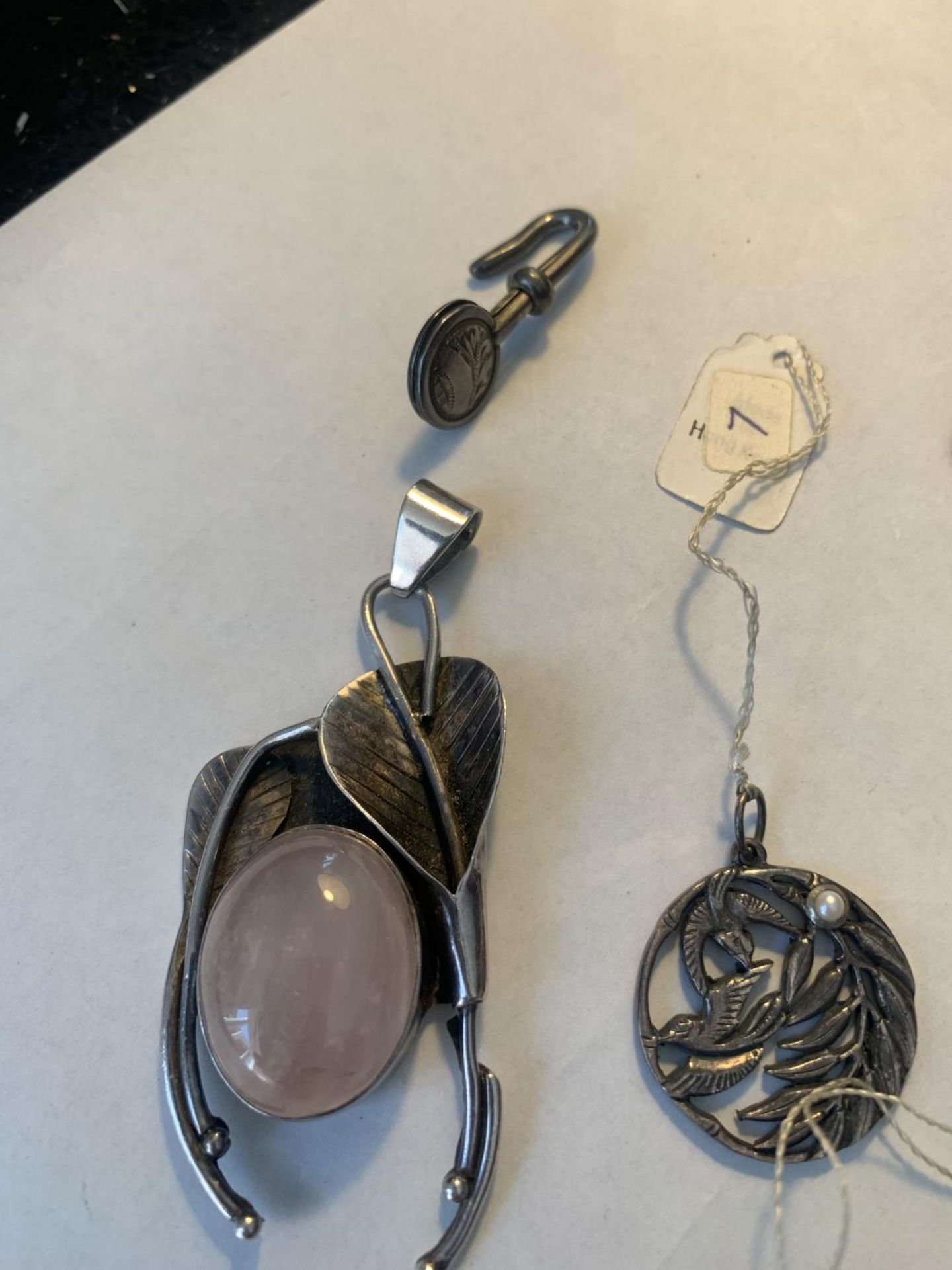 SEVEN SILVER ITEMS TO INCLUDE FIVE PENDANTS - Image 2 of 4