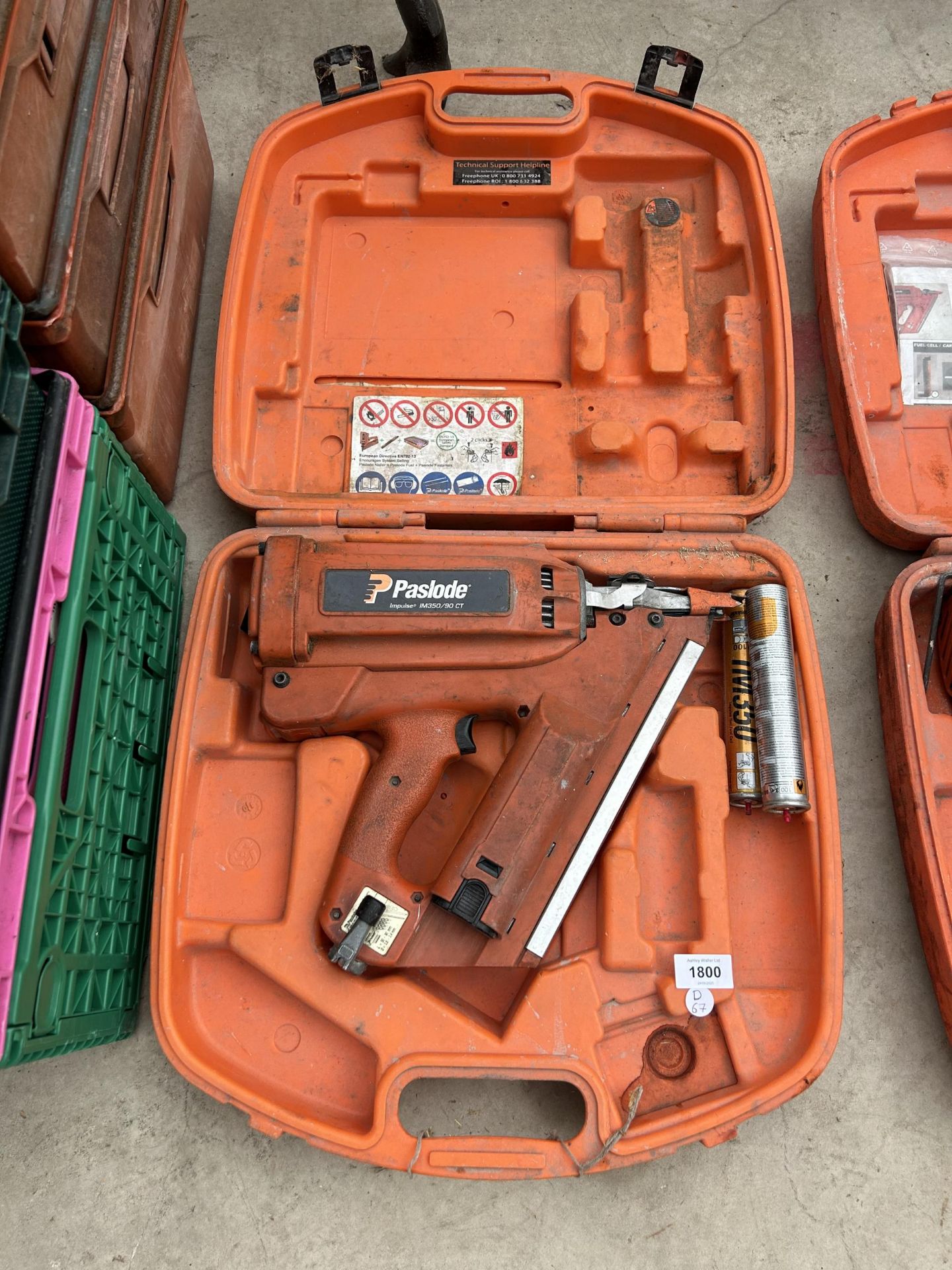 A BOXED PASLODE IMPULSE IM 350/90 CT NAIL GUN