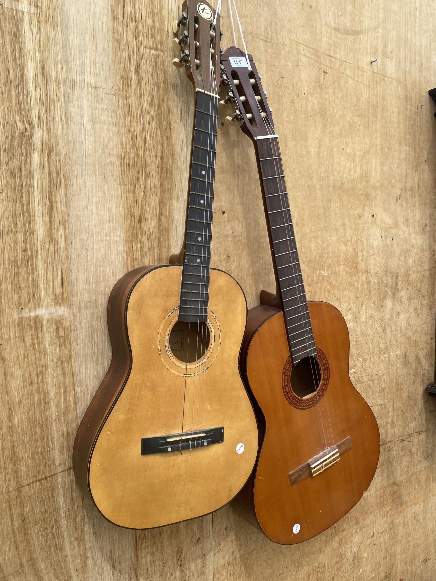 A YAMAHA C-40 ACOUSTIC GUITAR AND A KAY KCL-110 ACOUSTIC GUITAR - Image 4 of 4