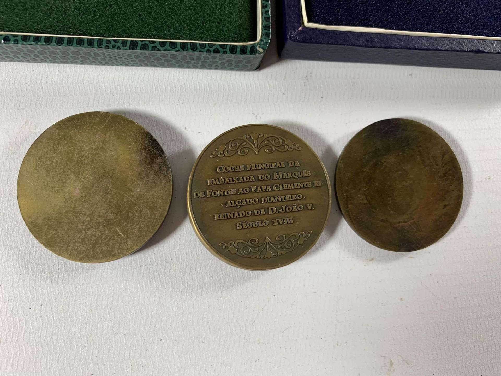 * TWO LARGE CASED PORTUGUESE BRONZE MEDALS AND THREE LITERATURE MEDALS (5) - Image 7 of 7