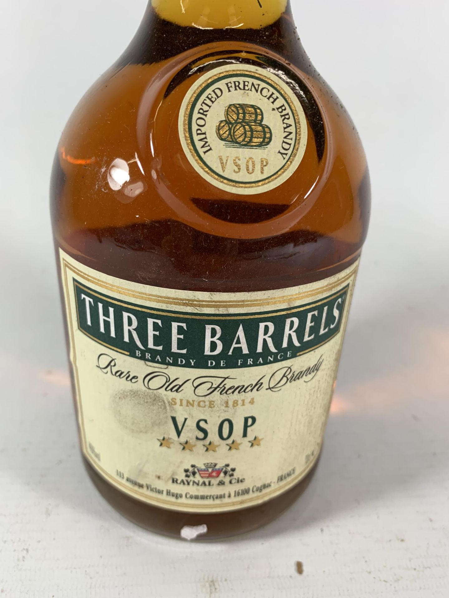 1 X 70CL BOTTLE - RAYNAL & CIE THREE BARRELS VSOP RARE OLD FRENCH BRANDY - Image 2 of 3