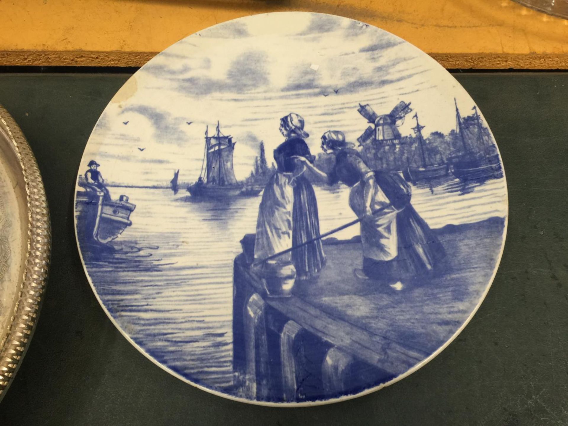 TWO DELFT STYLE BLUE AND WHITE WALL PLATES/CHARGERS WITH DUTCH SCENES TO INCLUDE VILLEROY AND BOCH - Image 5 of 5