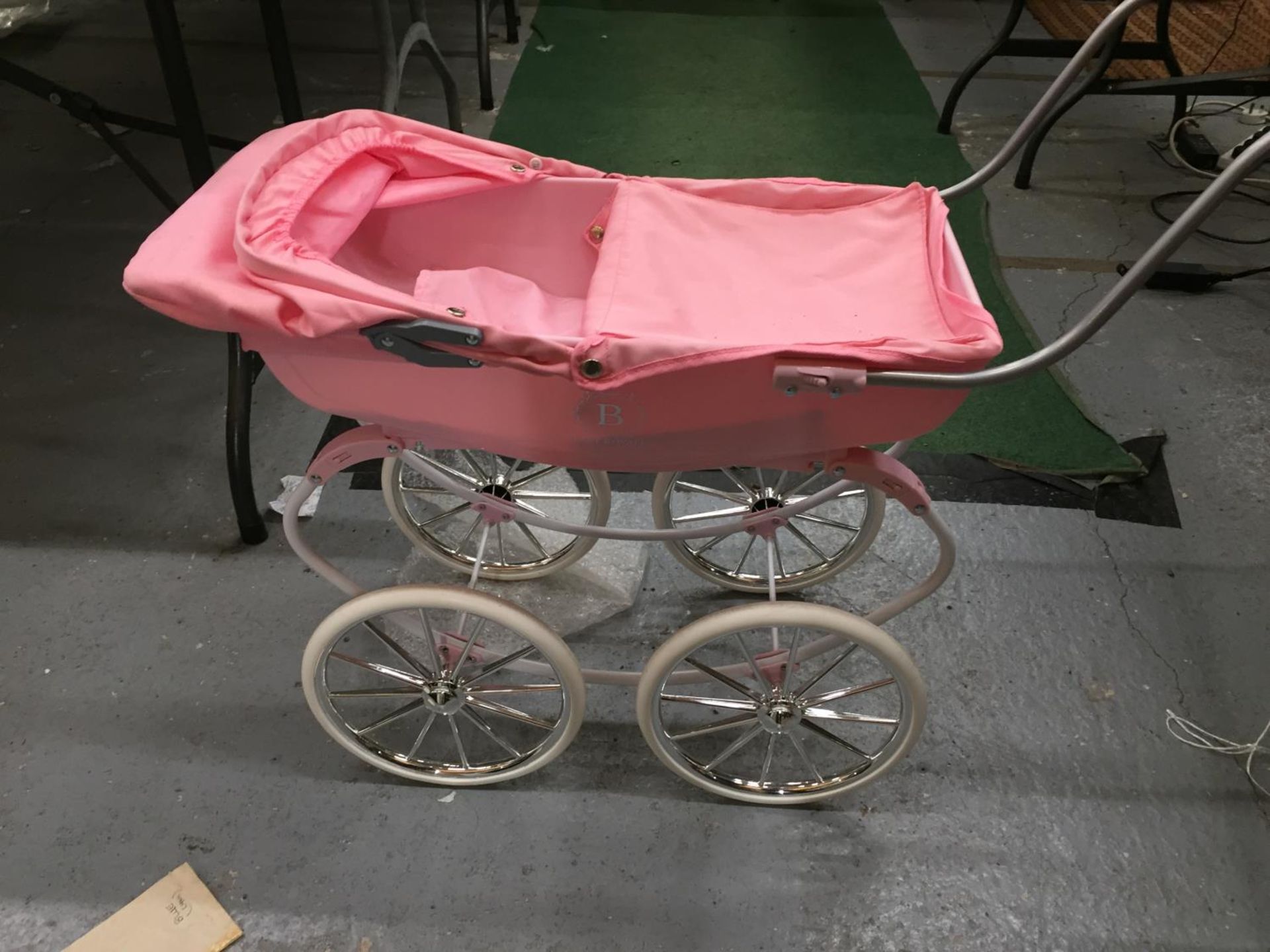 A BABY ROYALE PINK PRAM - Image 2 of 4