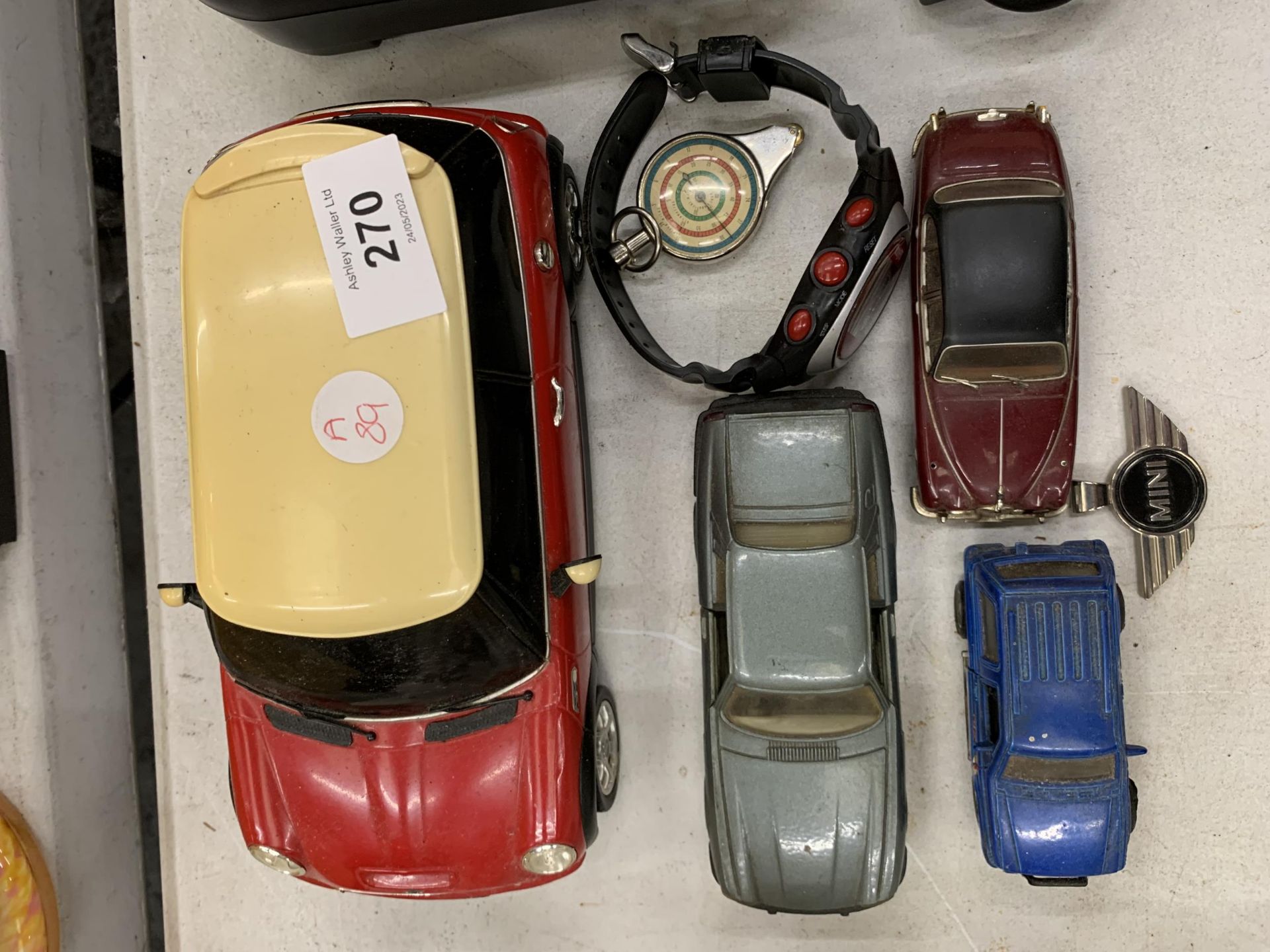 A GROUP OF CAR TOYS, DIECAST EXAMPLES, MINI BADGE ETC - Image 3 of 3
