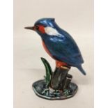 AN ANITA HARRIS KINGFISHER SIGNED IN GOLD TO BASE