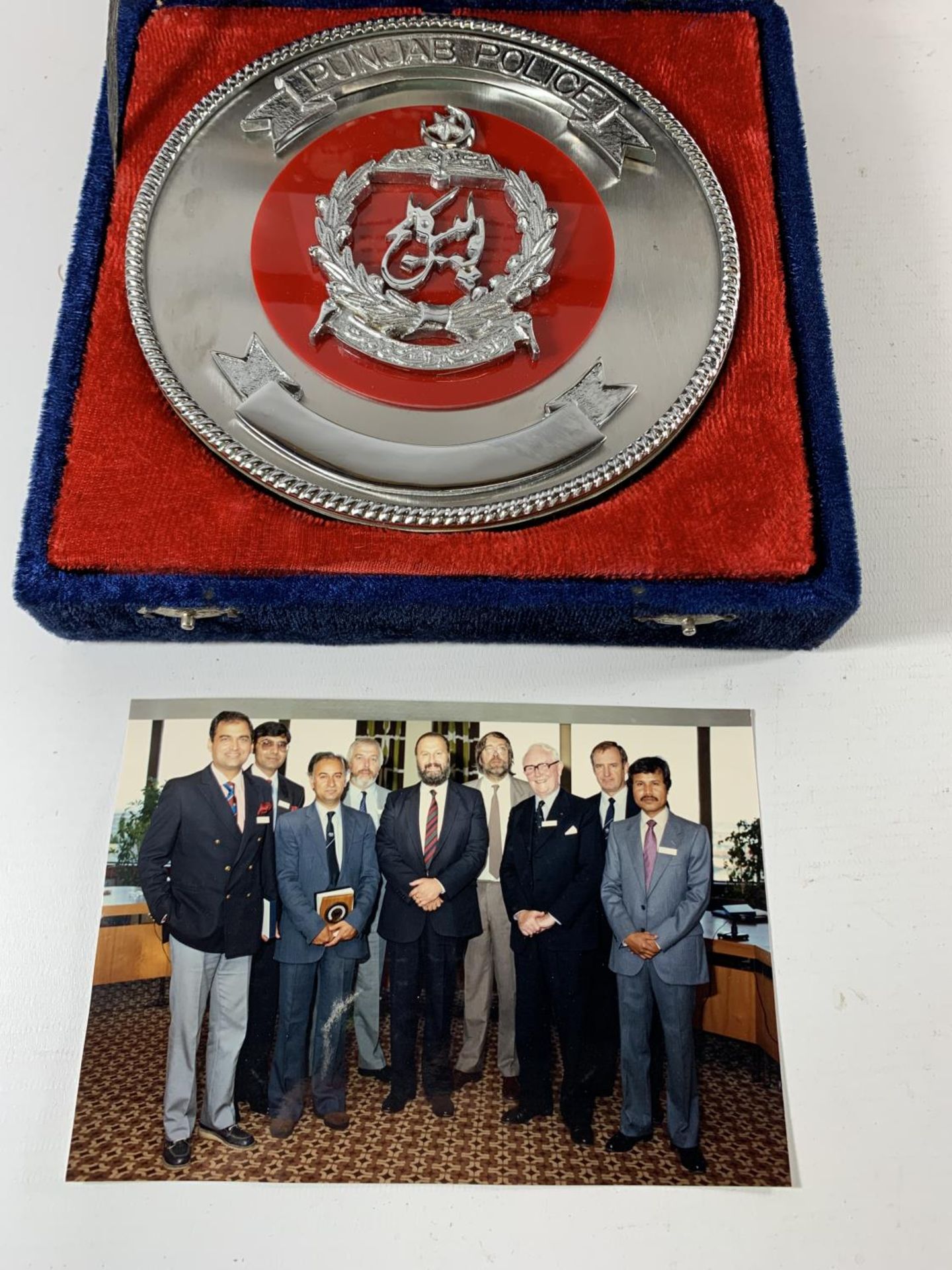 * A LARGE CASED PUNJAB POLICE PLAQUE WITH PRESENTATION CARD TO SIR JAMES ANDERTON AND TWO PHOTOS - Image 2 of 4