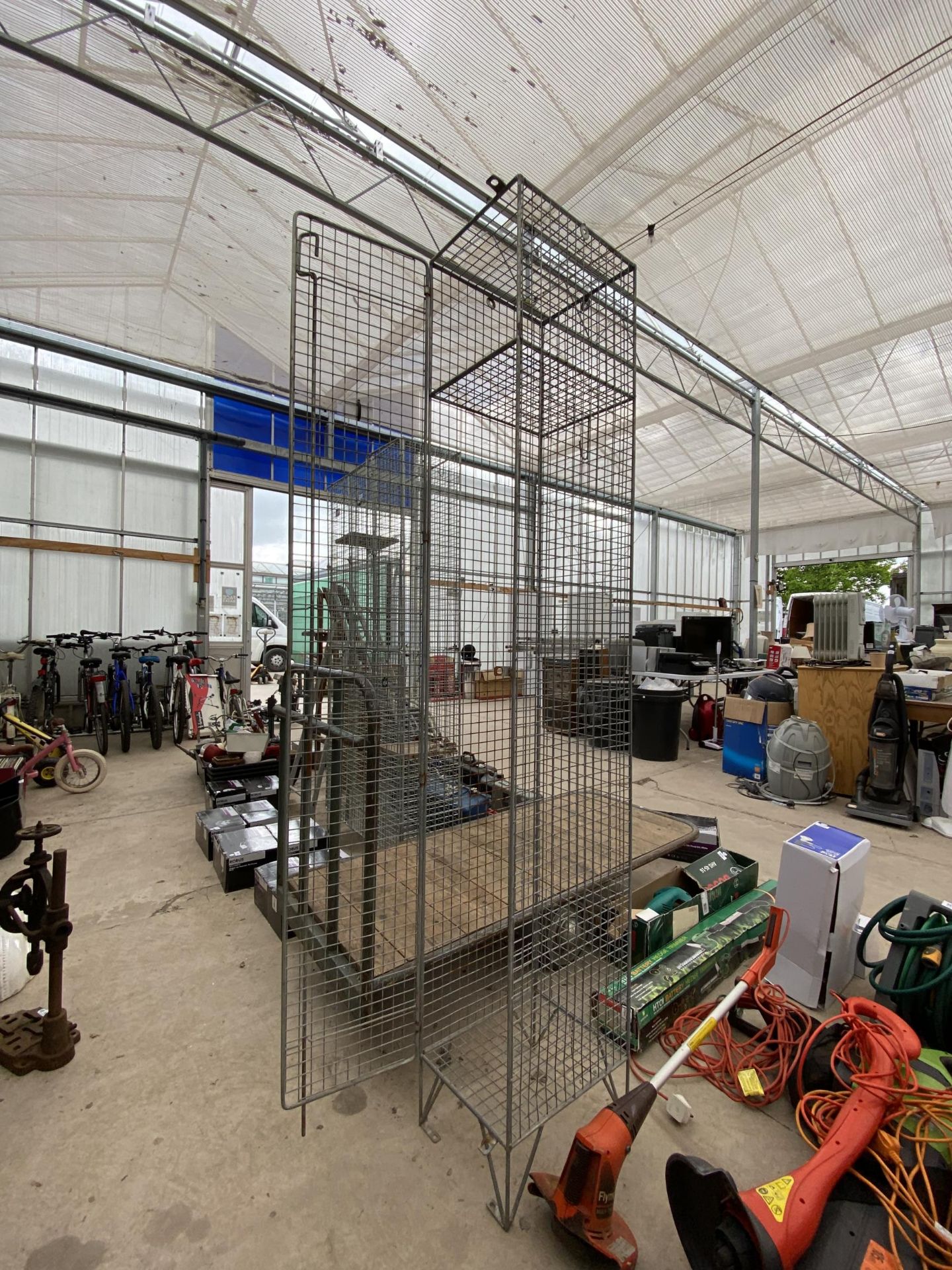 A TALL METAL CAGE / LOCKER - Image 3 of 3