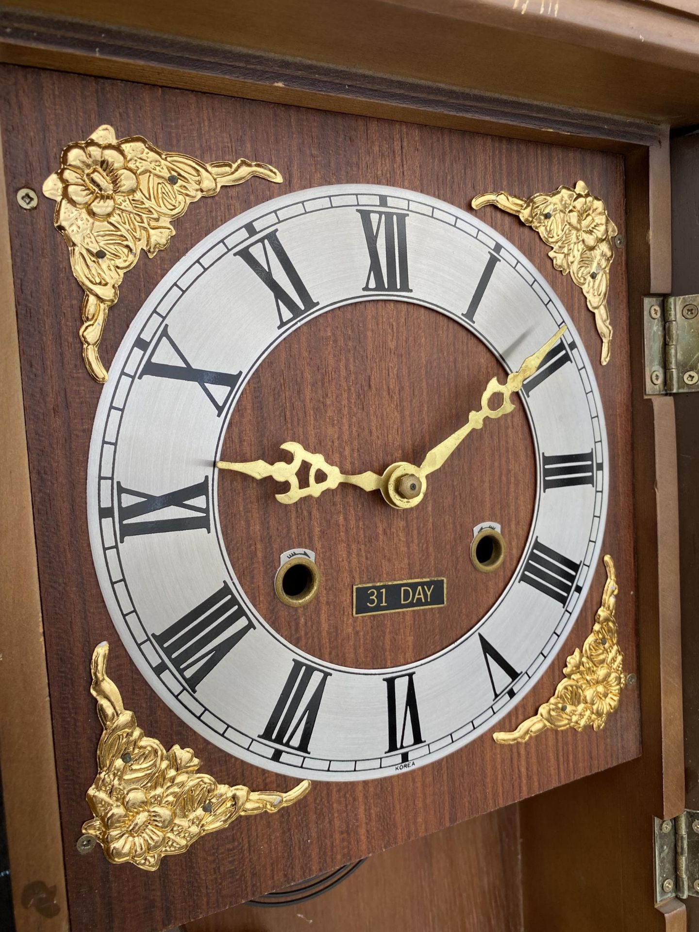TWO ITEMS - A VINTAGE FLORAL BARBOLA MIRROR AND A MODERN 31 DAY CLOCK - Image 3 of 7