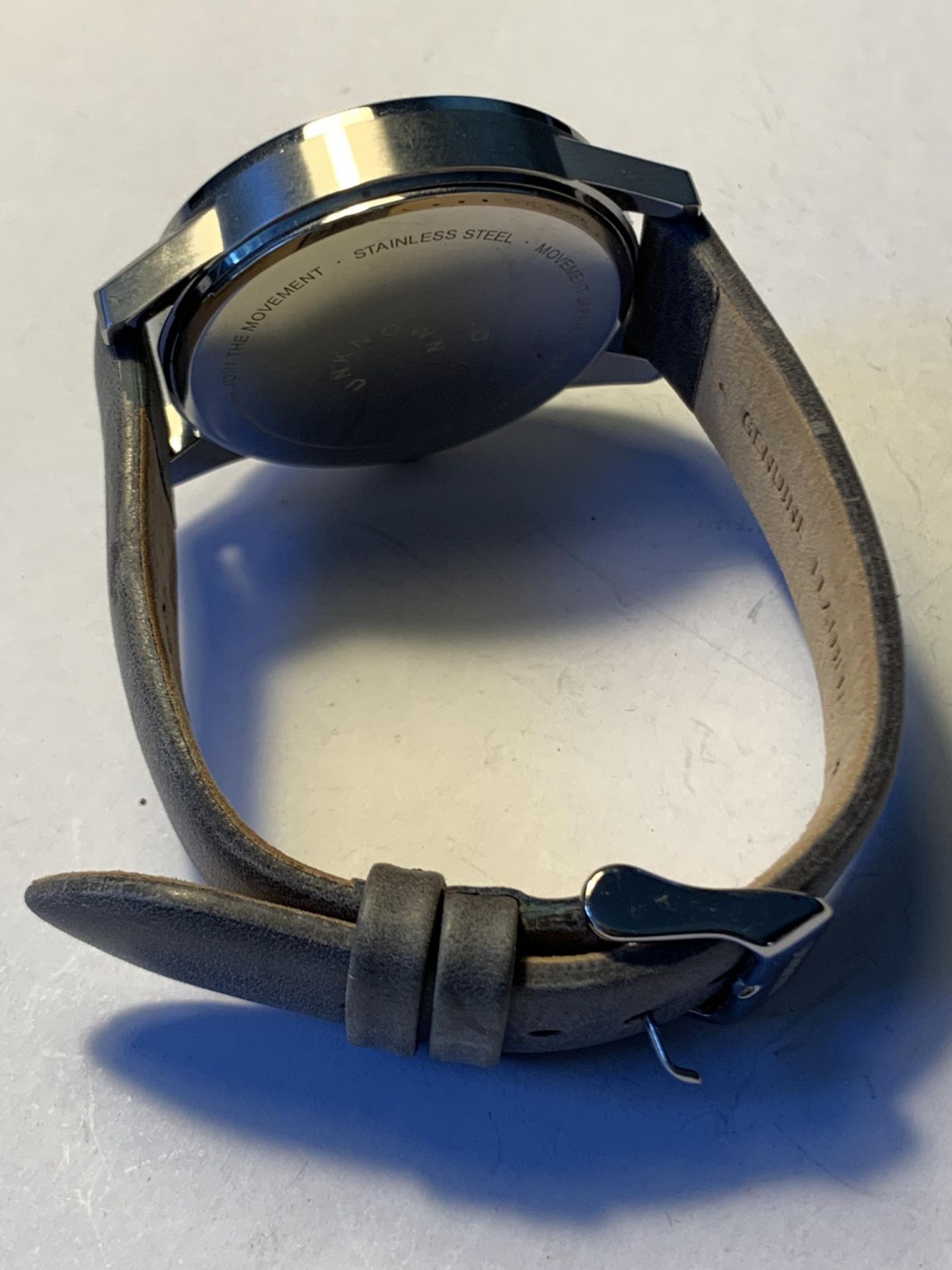 AN UNKNOWN WRISTWATCH SEEN WORKING BUT NO WARRANTY - Image 3 of 3
