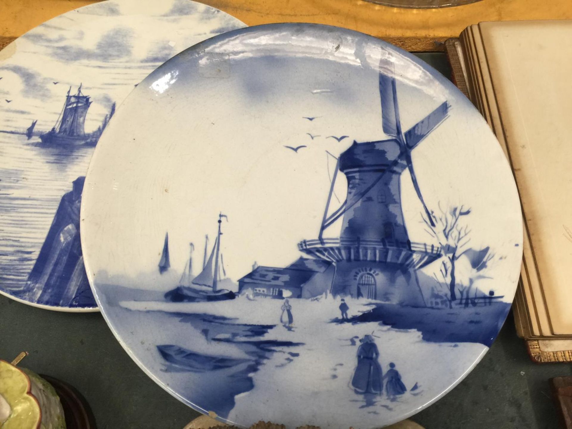 TWO DELFT STYLE BLUE AND WHITE WALL PLATES/CHARGERS WITH DUTCH SCENES TO INCLUDE VILLEROY AND BOCH - Image 4 of 5