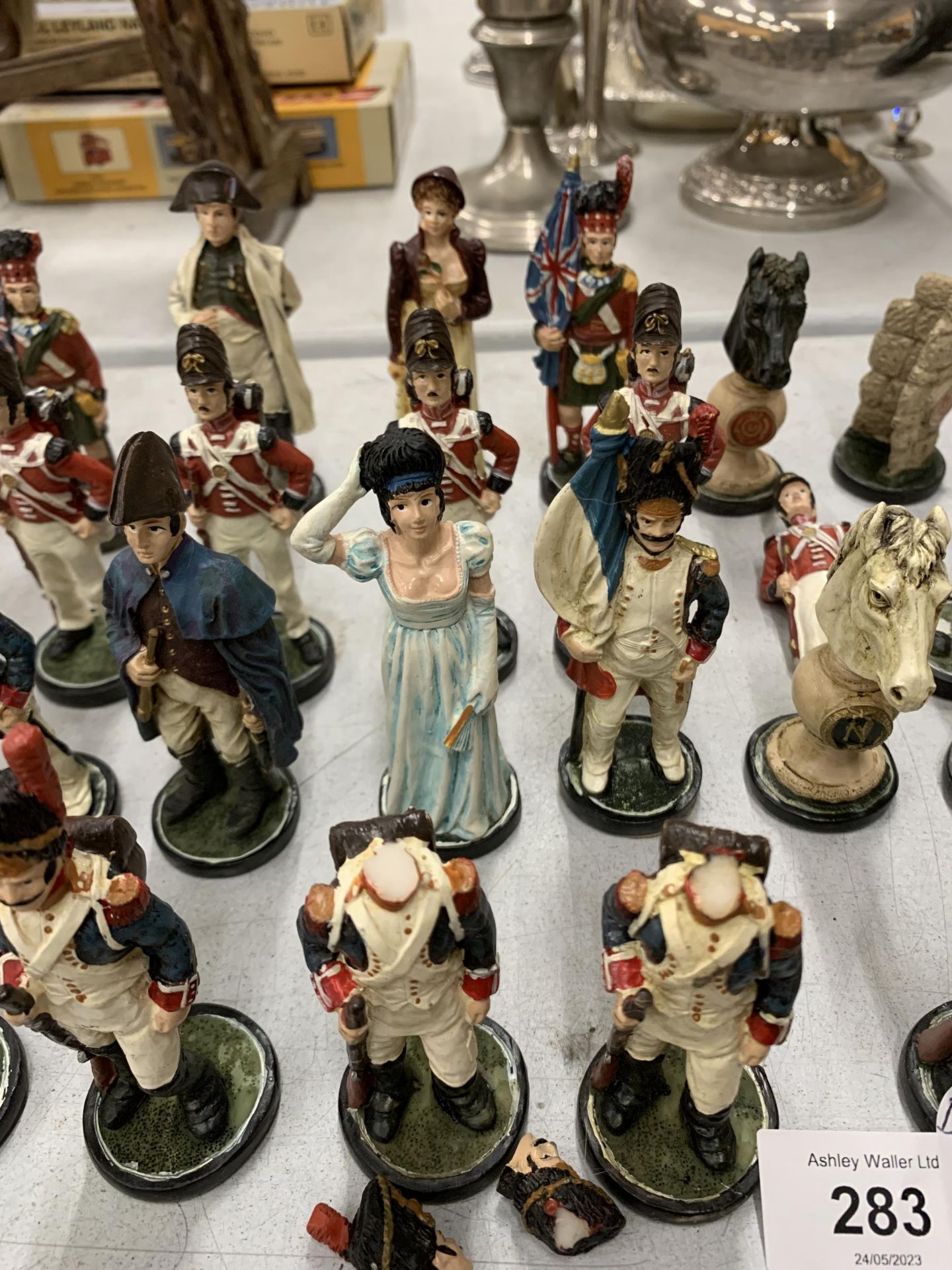 A COLLECTION MILITARY SOLDIER FIGURES - Image 3 of 4
