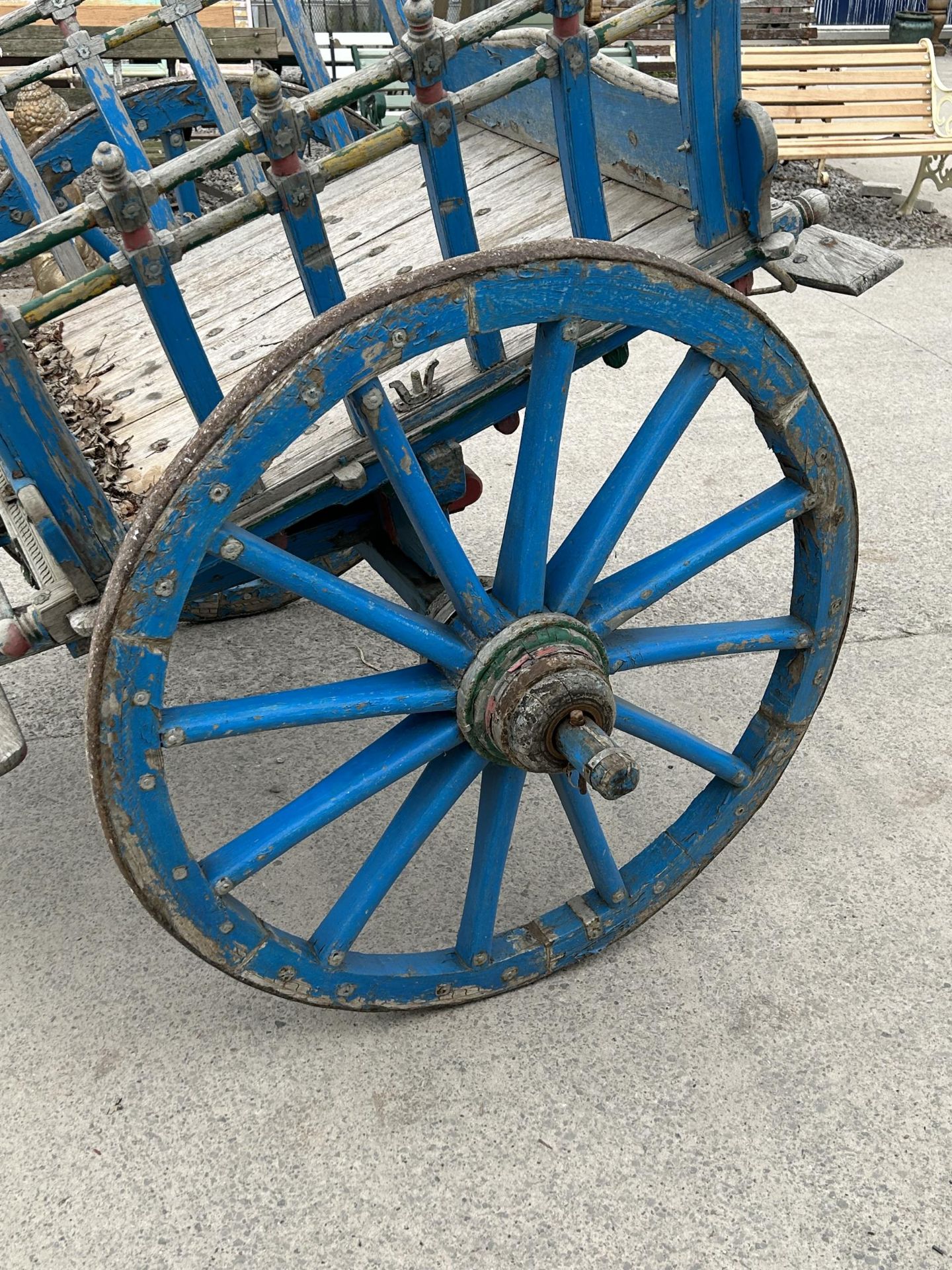 A VINTAGE INDIAN HARDWOOD HORSE CART (APPROX LENGTH 360CM APPROX HEIGHT 140CM) - Image 5 of 6