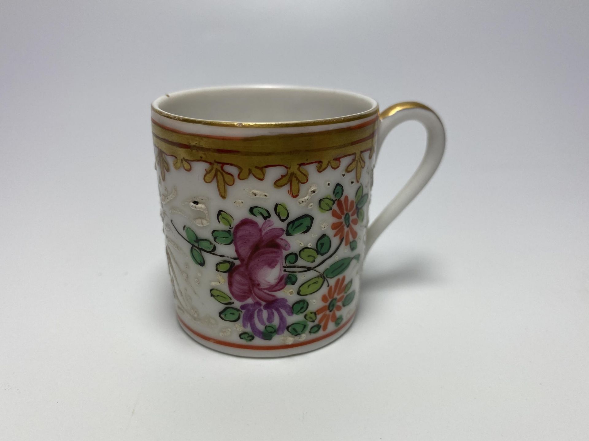 A MINIATURE 19TH CENTURY CHINESE EXPORT PORCELAIN TANKARD, HEIGHT 4CM