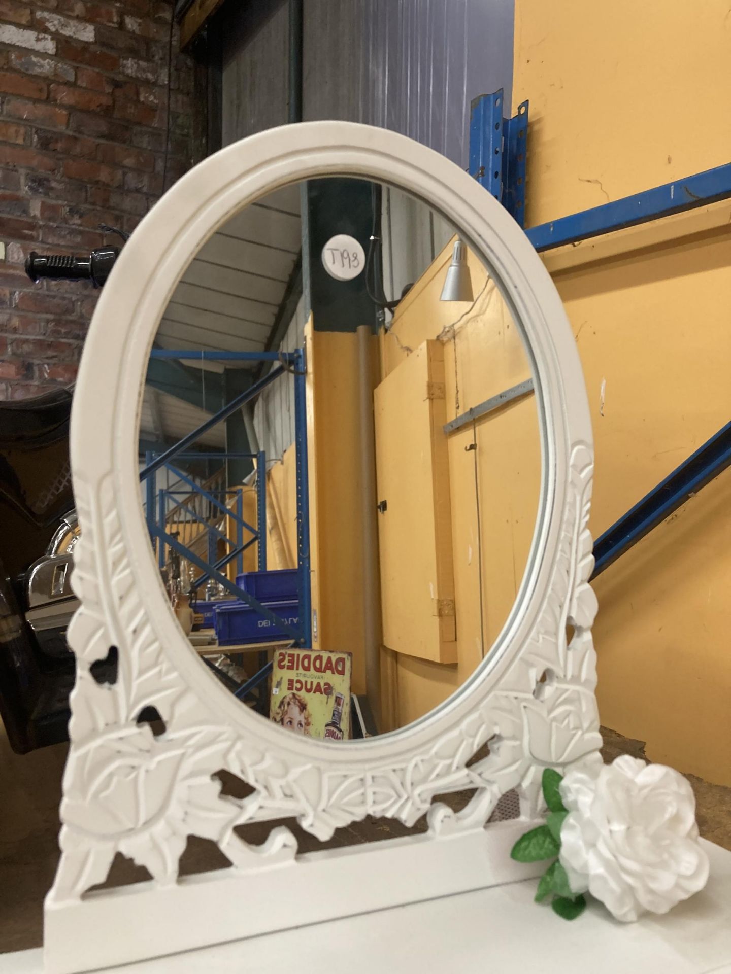 A WHITE WOODEN DRESSING TABLE MIRROR WITH THREE DRAWERS - Image 2 of 2