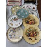 A QUANTITY OF PLATES TO INCLUDE AYNSLEY 'ORCHARD GOLD', PORTMEIRION, ORIENTAL, ETC PLUS TWO FLAN