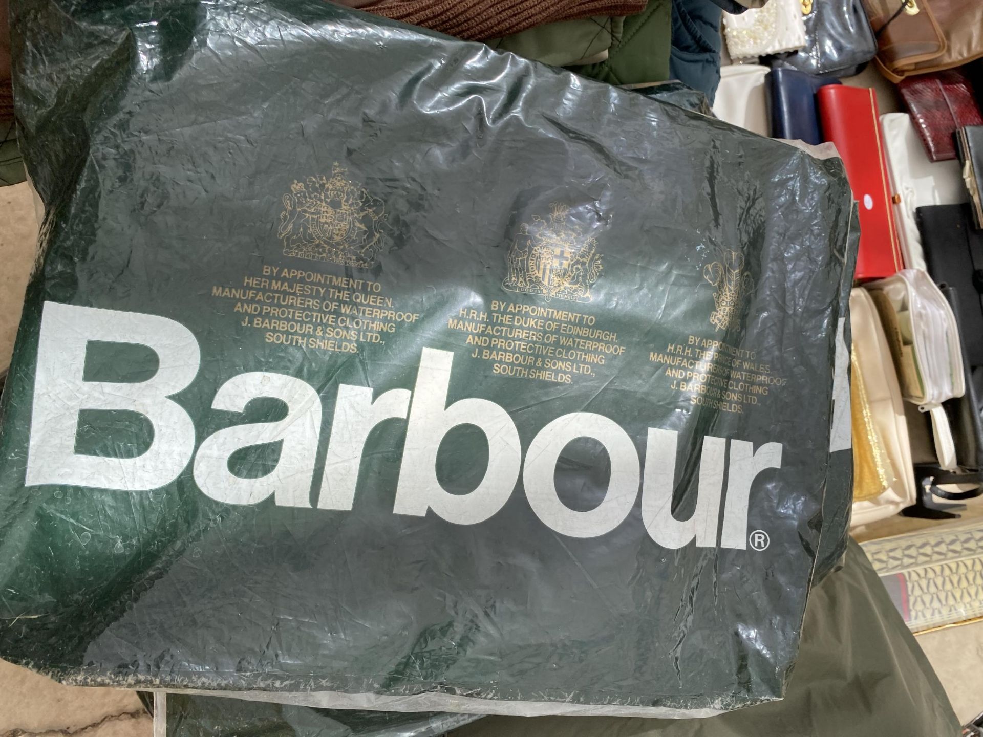 AN ASSORTMENT OF AS NEW BARBOUR FLEECE JACKET LINERS (FROM A TACKLE SHOP CLEARANCE) - Image 4 of 4